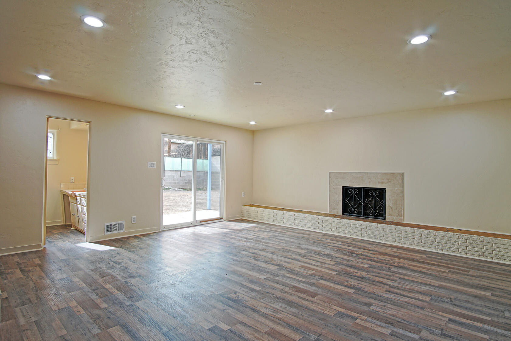 425 Sierra Drive SE