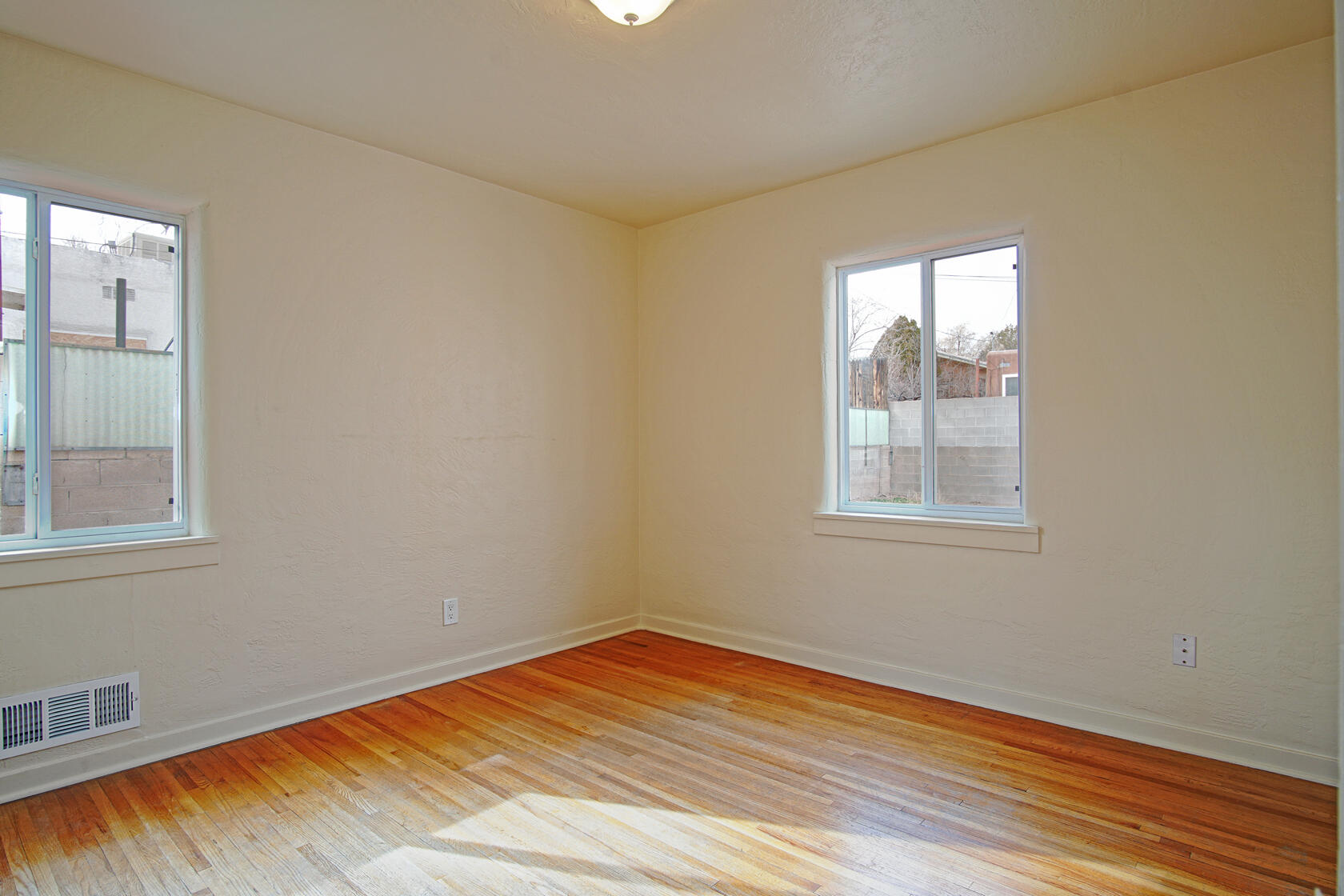 425 Sierra Drive SE