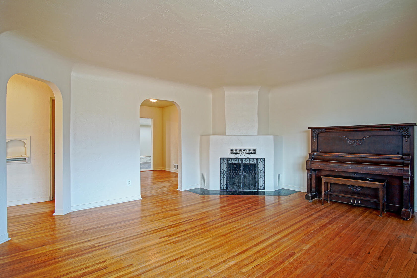 425 Sierra Drive SE