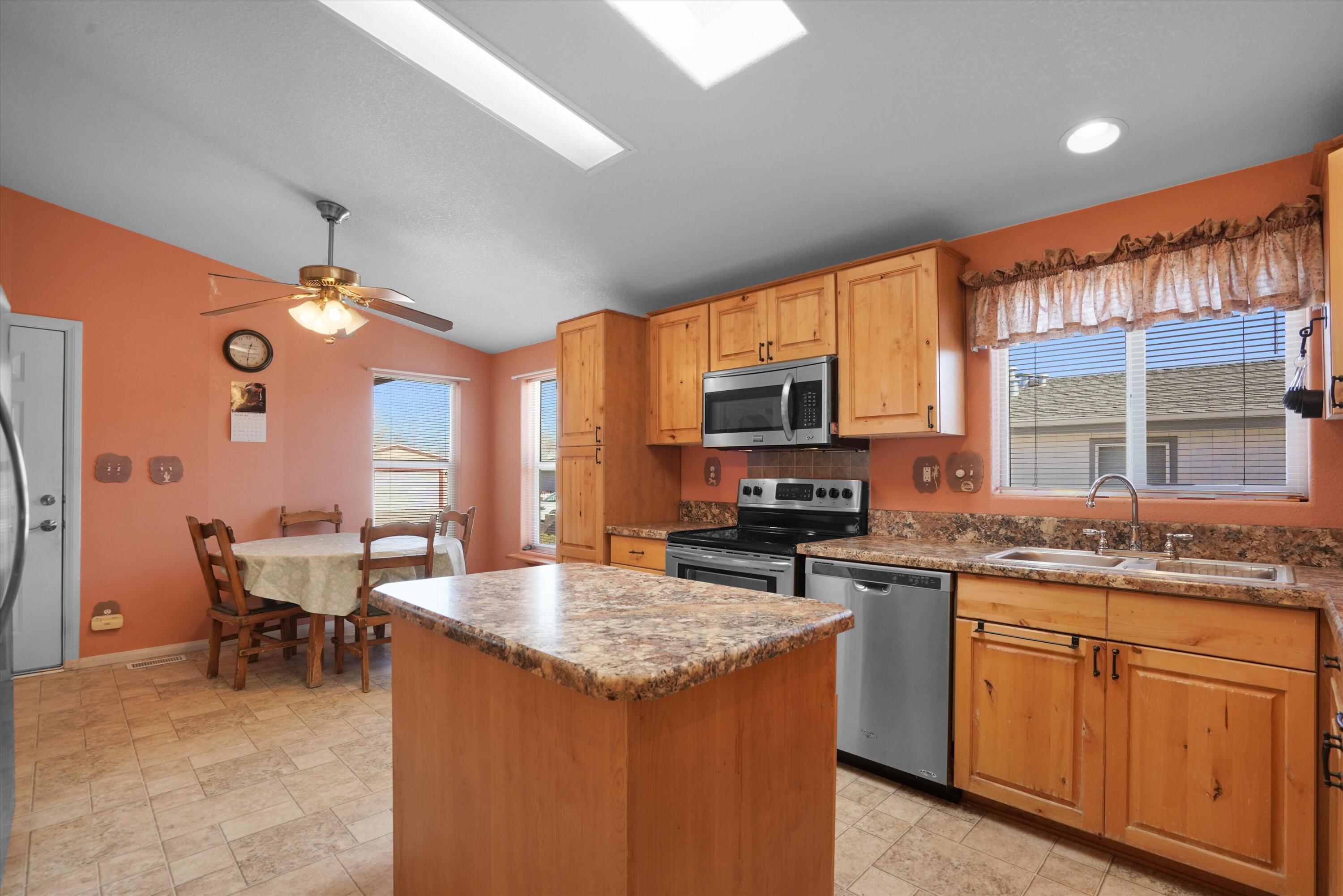213 Sunrise Bluffs Drive