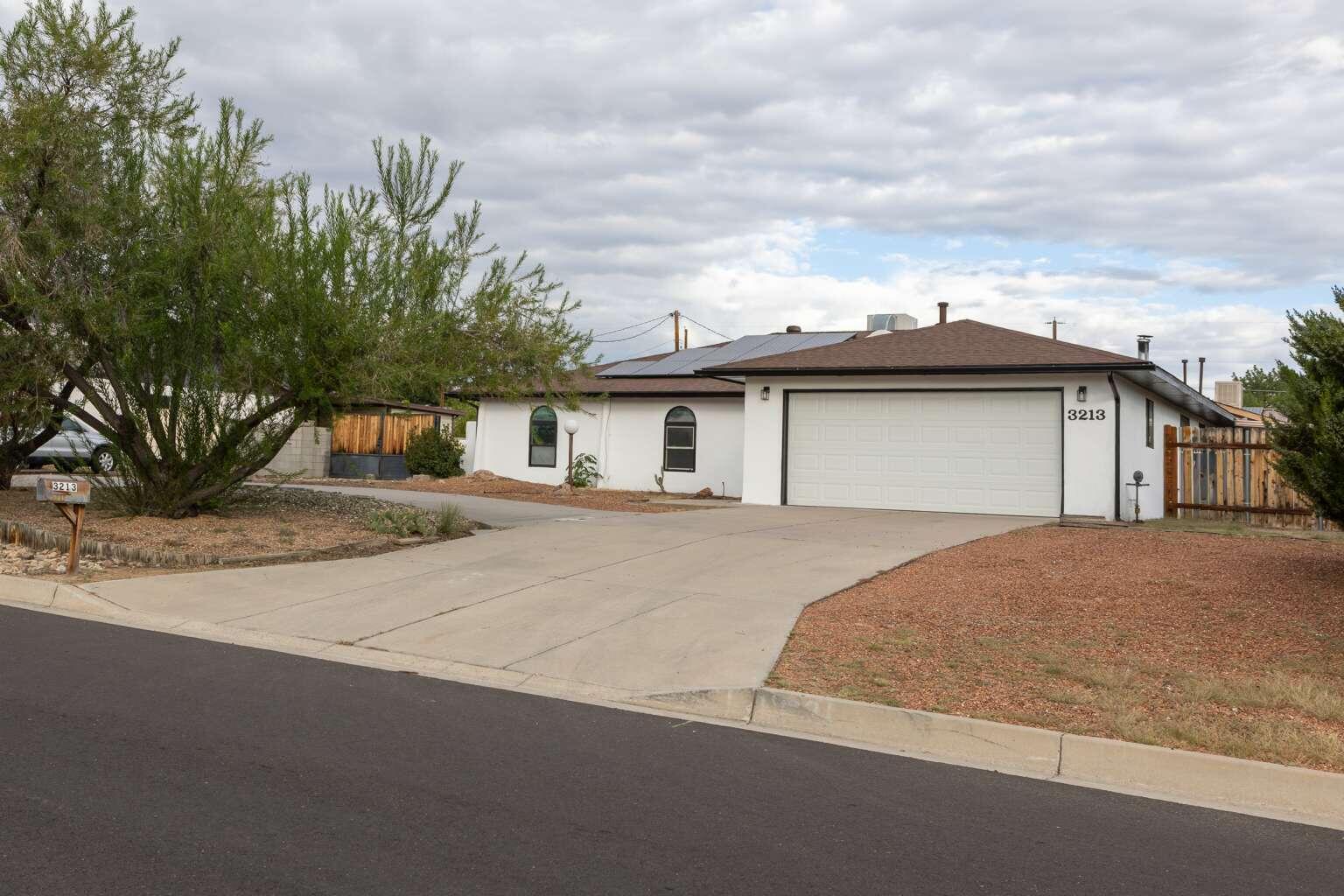 3213 Sue Circle SE