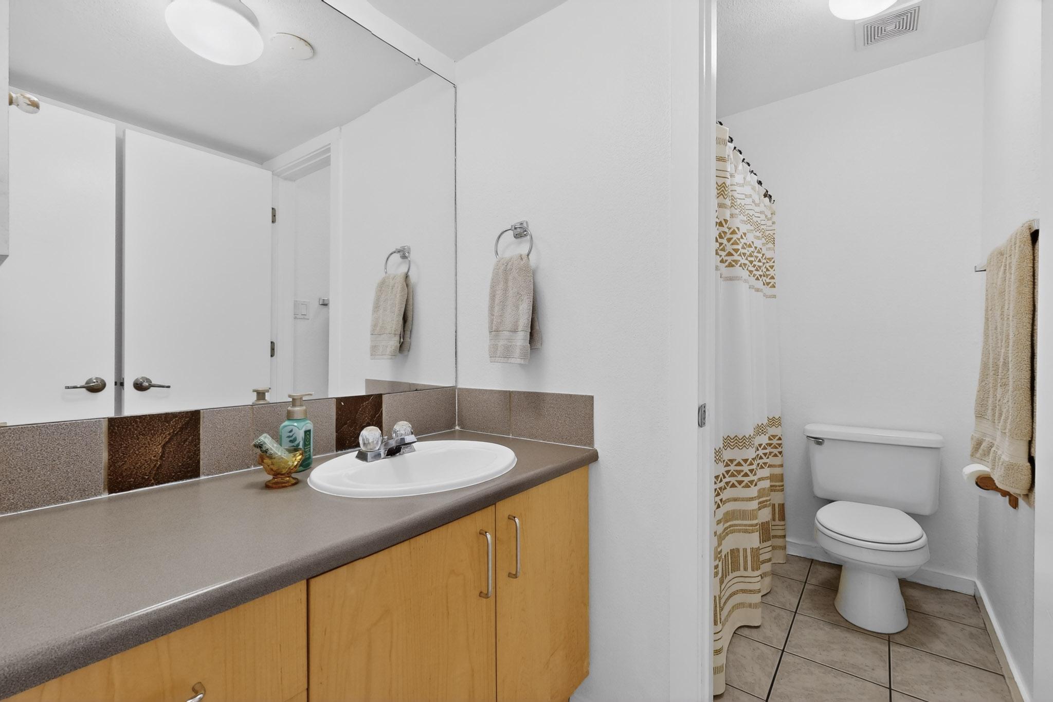 13202 Candelaria Road NE