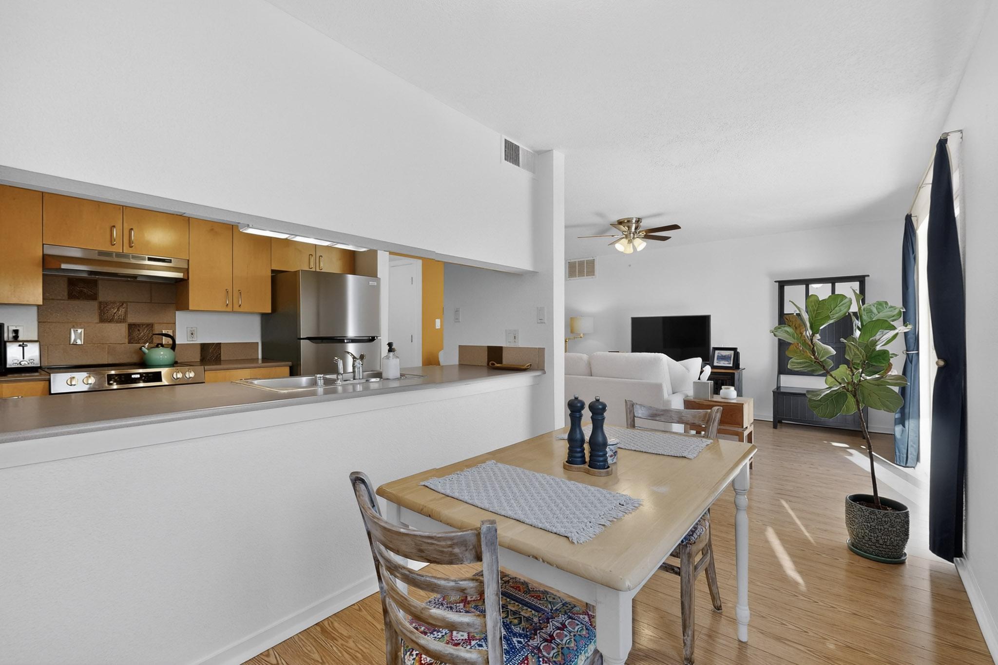 13202 Candelaria Road NE