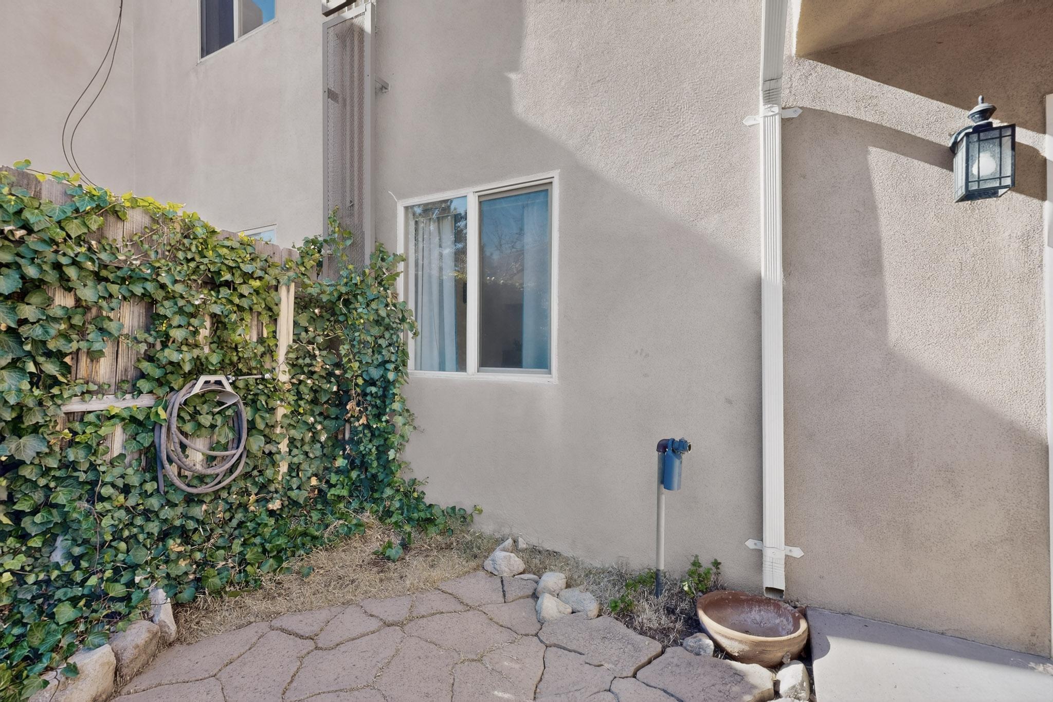 13202 Candelaria Road NE