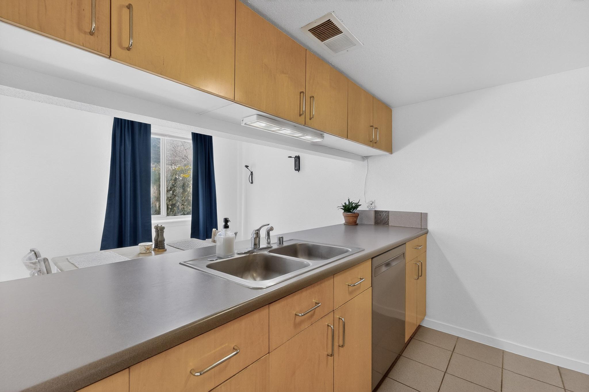 13202 Candelaria Road NE