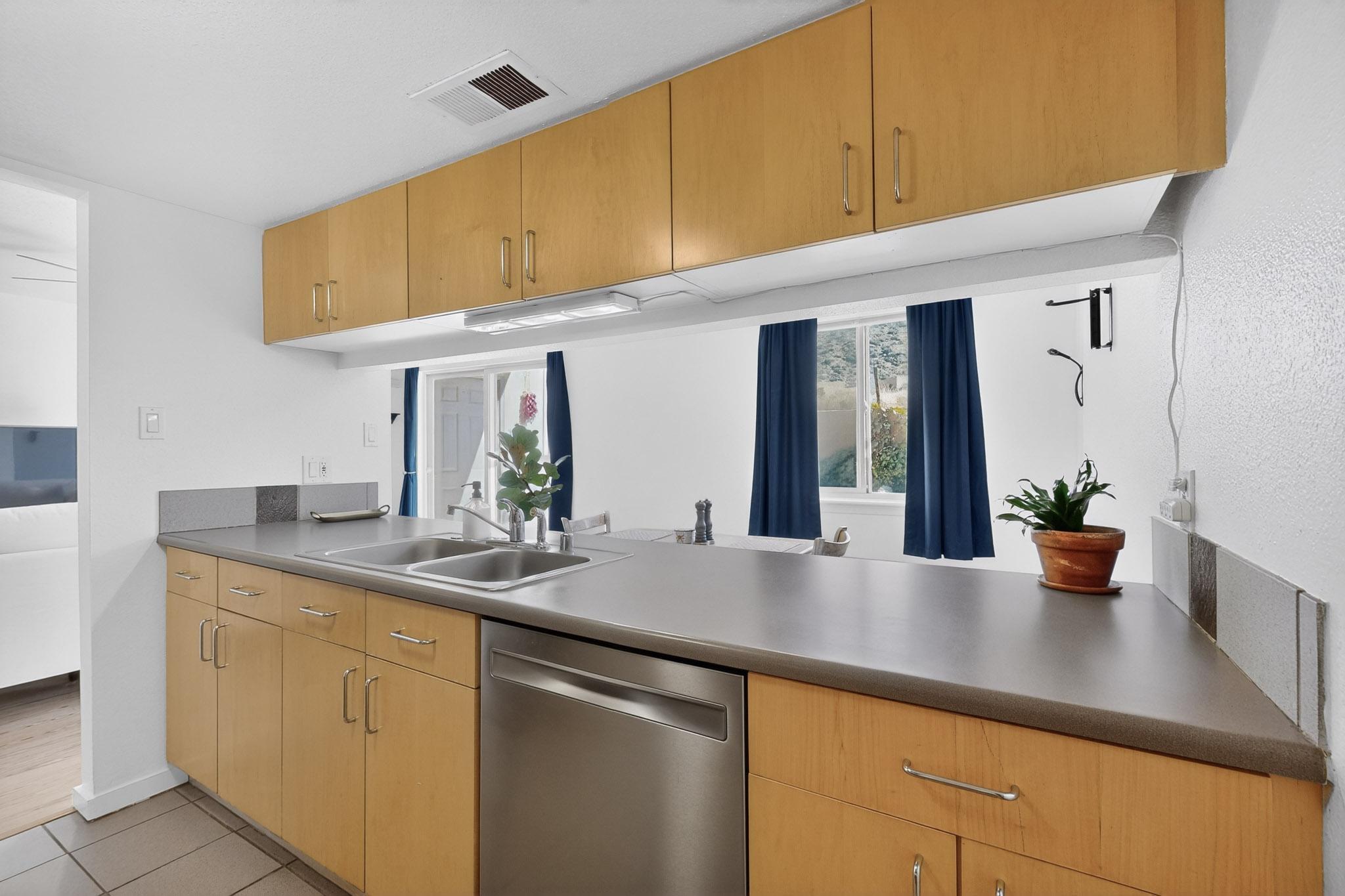 13202 Candelaria Road NE