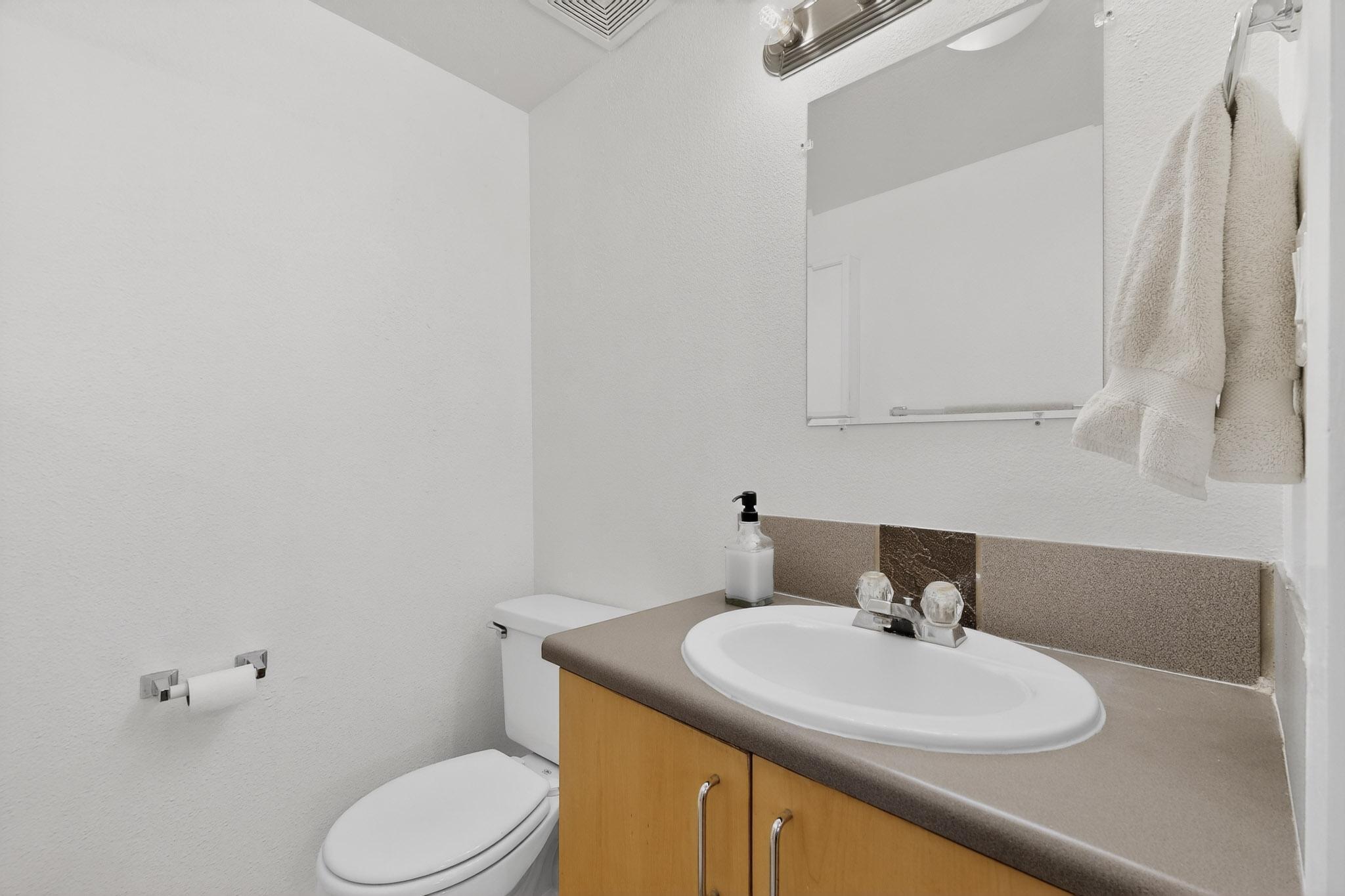 13202 Candelaria Road NE