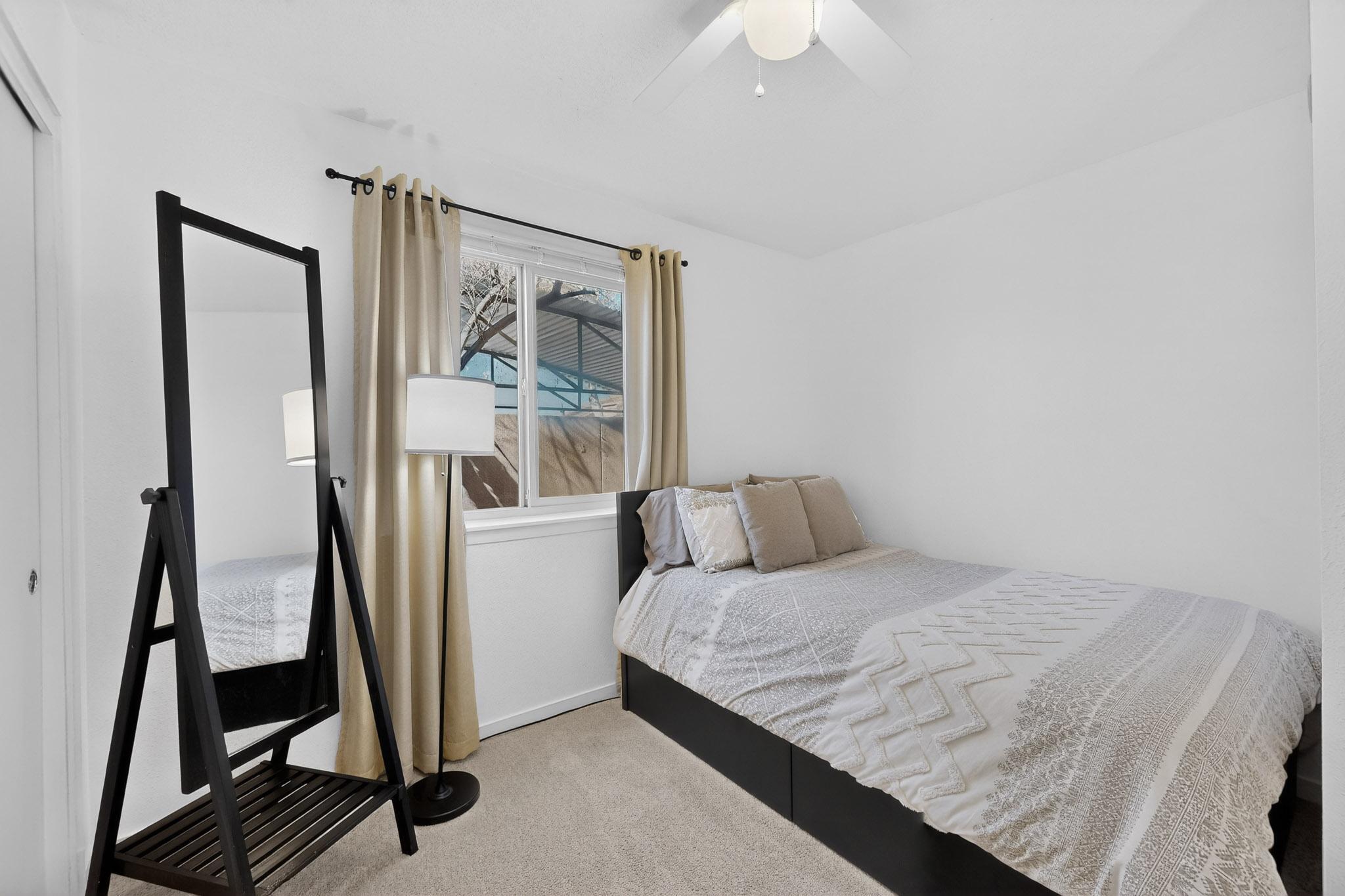 13202 Candelaria Road NE