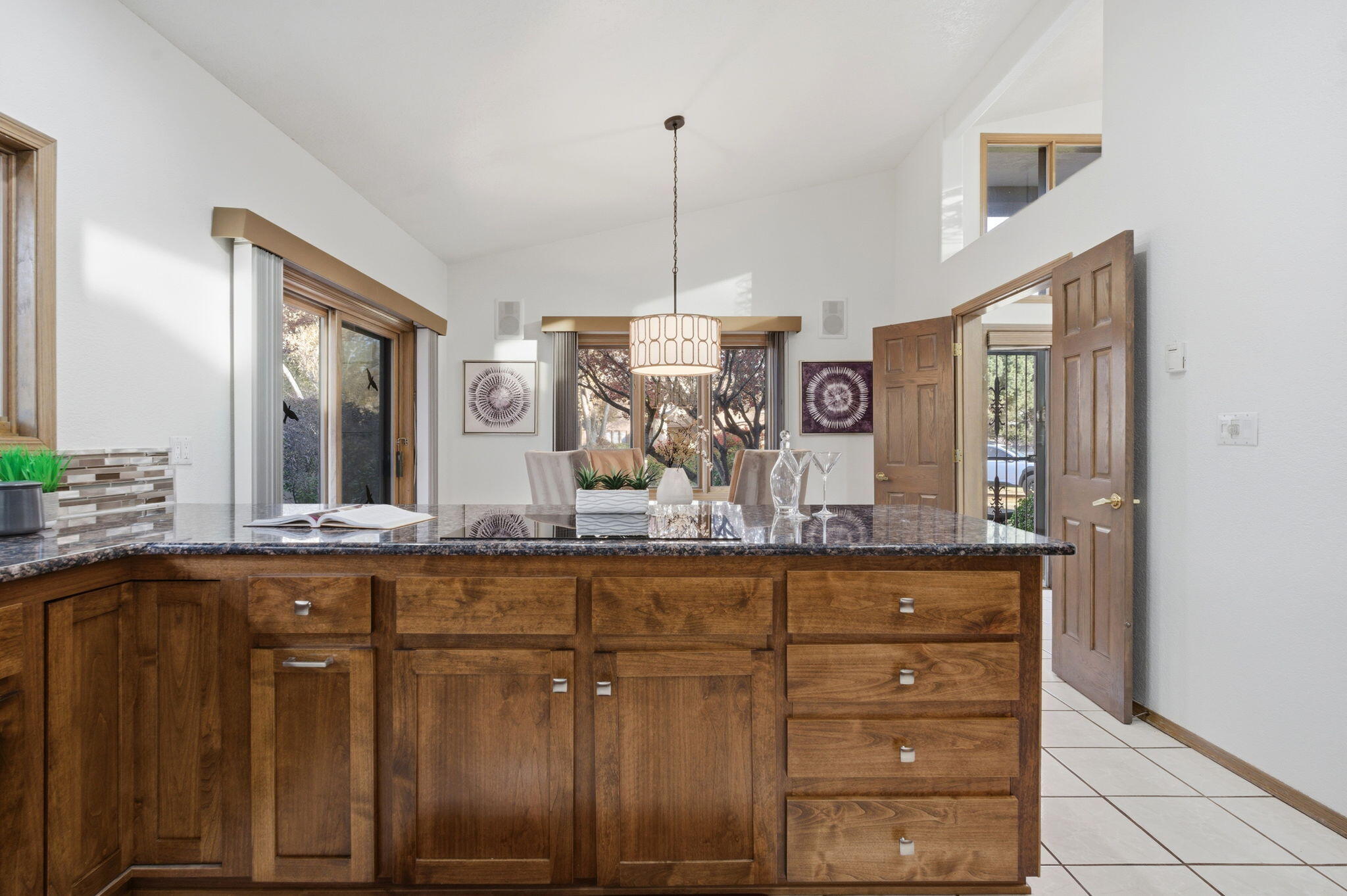 5801 Padre Roberto Road NW