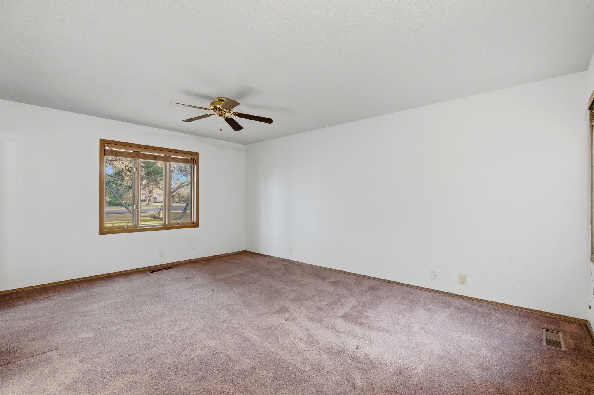 5801 Padre Roberto Road NW