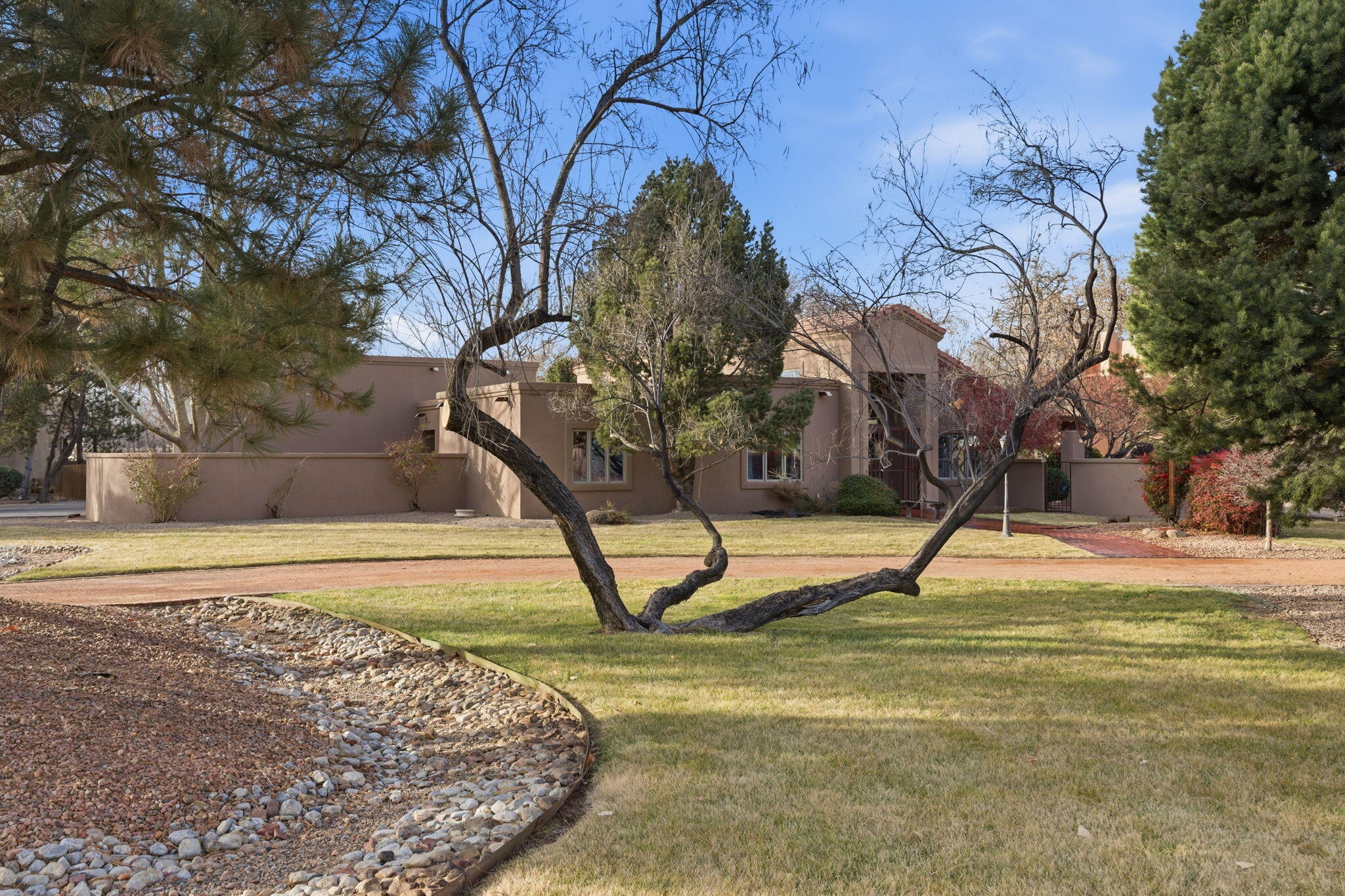 5801 Padre Roberto Road NW