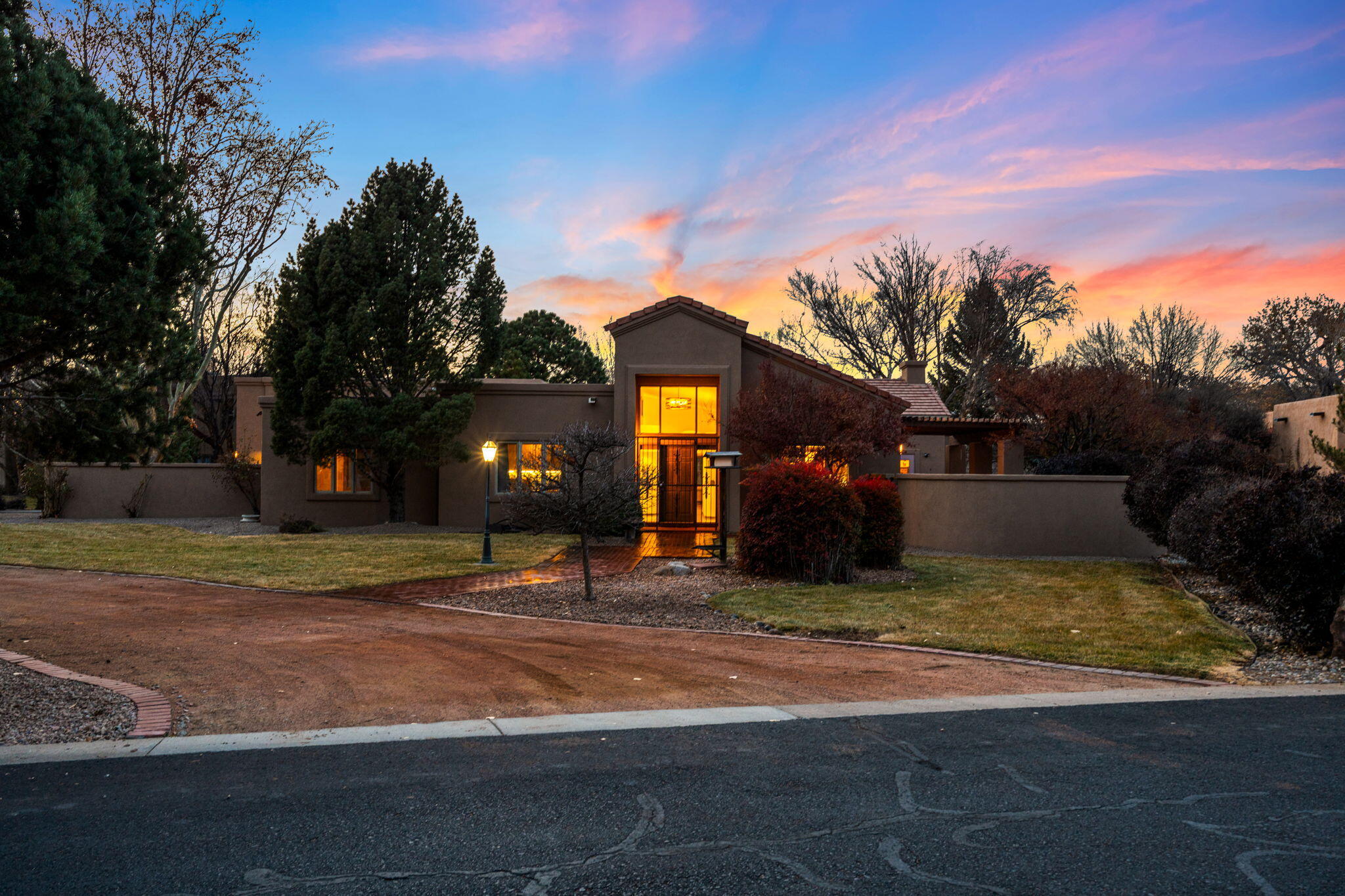 5801 Padre Roberto Road NW