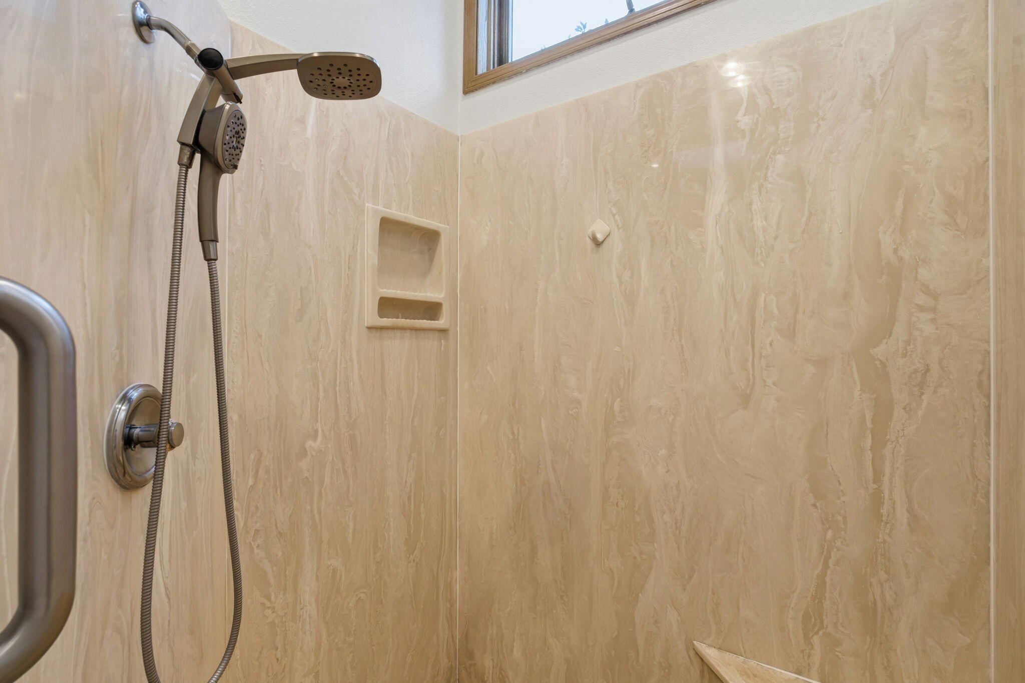 5801 Padre Roberto Road NW