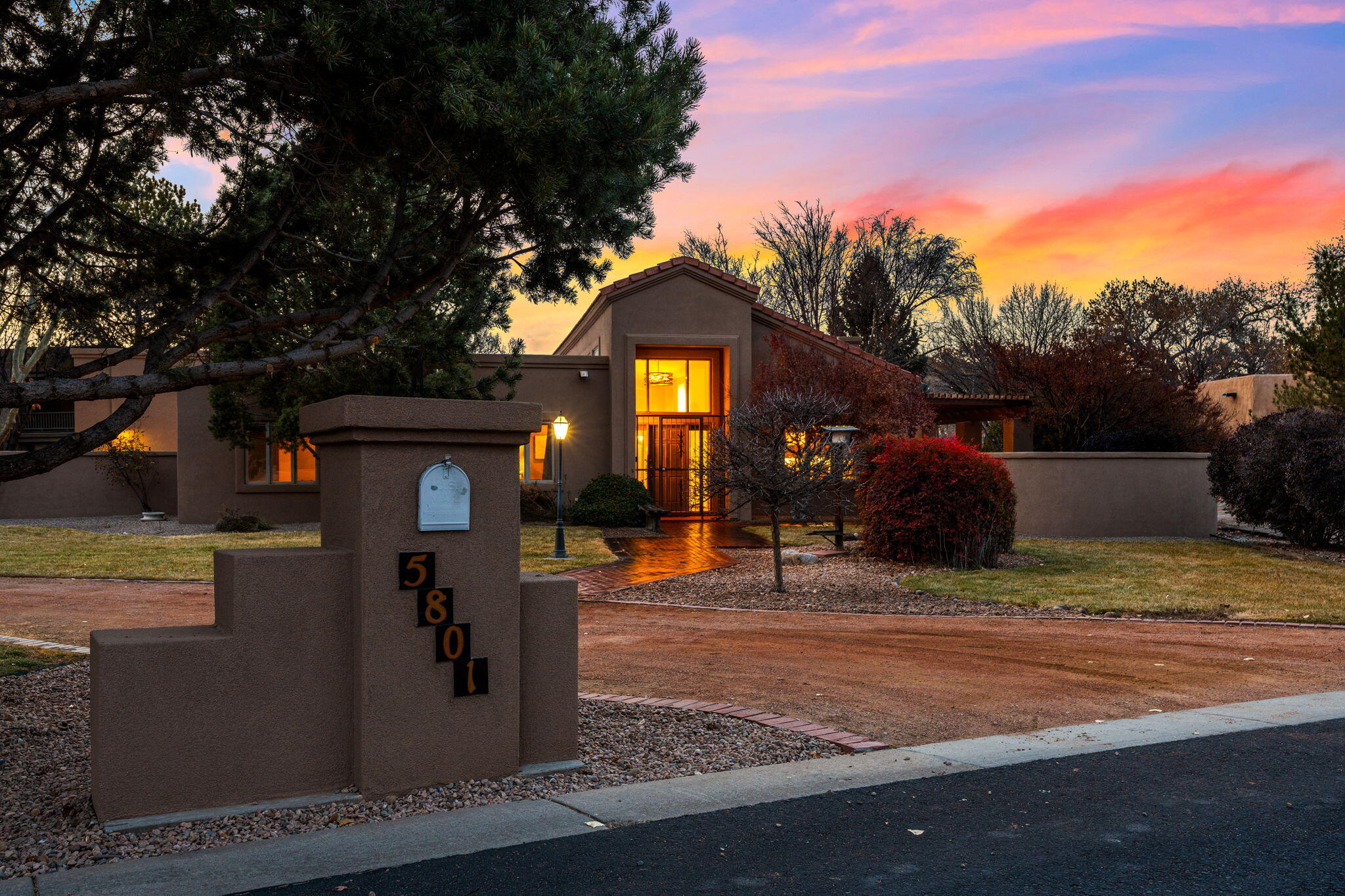 5801 Padre Roberto Road NW