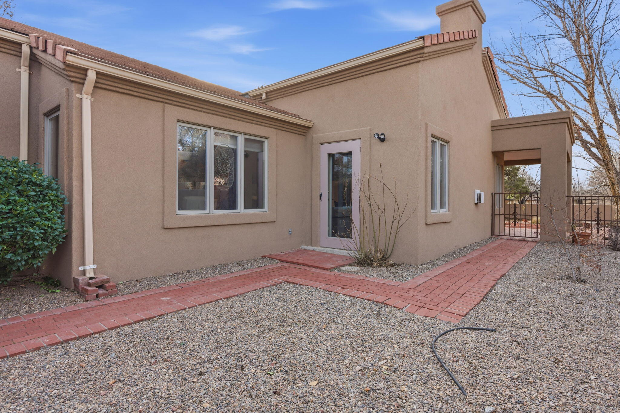 5801 Padre Roberto Road NW