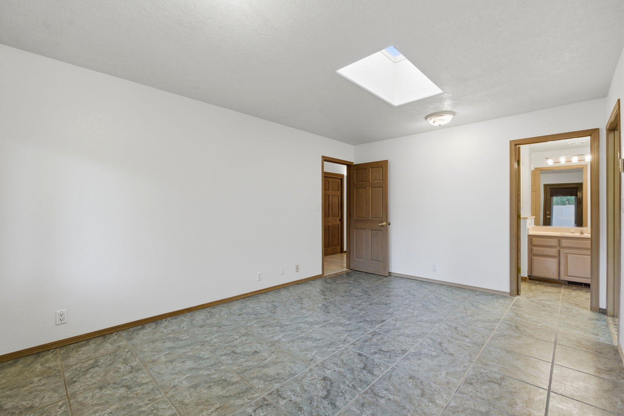 5801 Padre Roberto Road NW