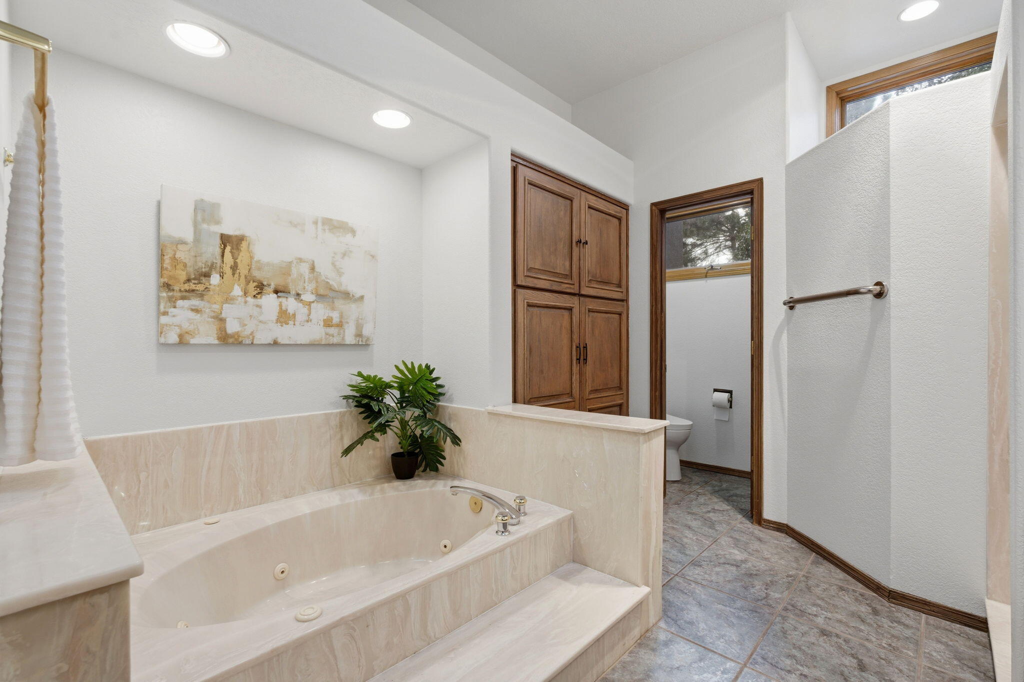 5801 Padre Roberto Road NW