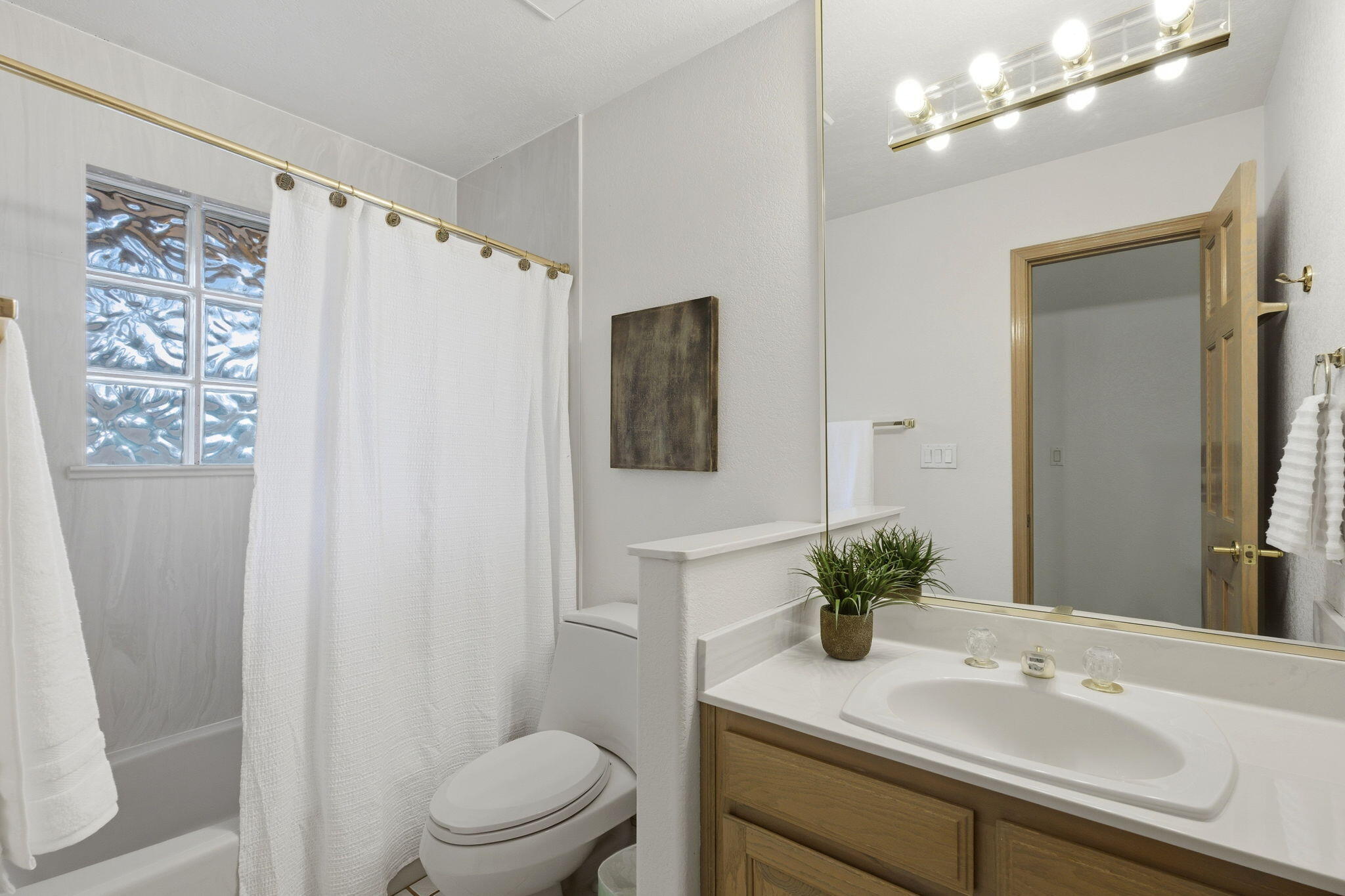 5801 Padre Roberto Road NW