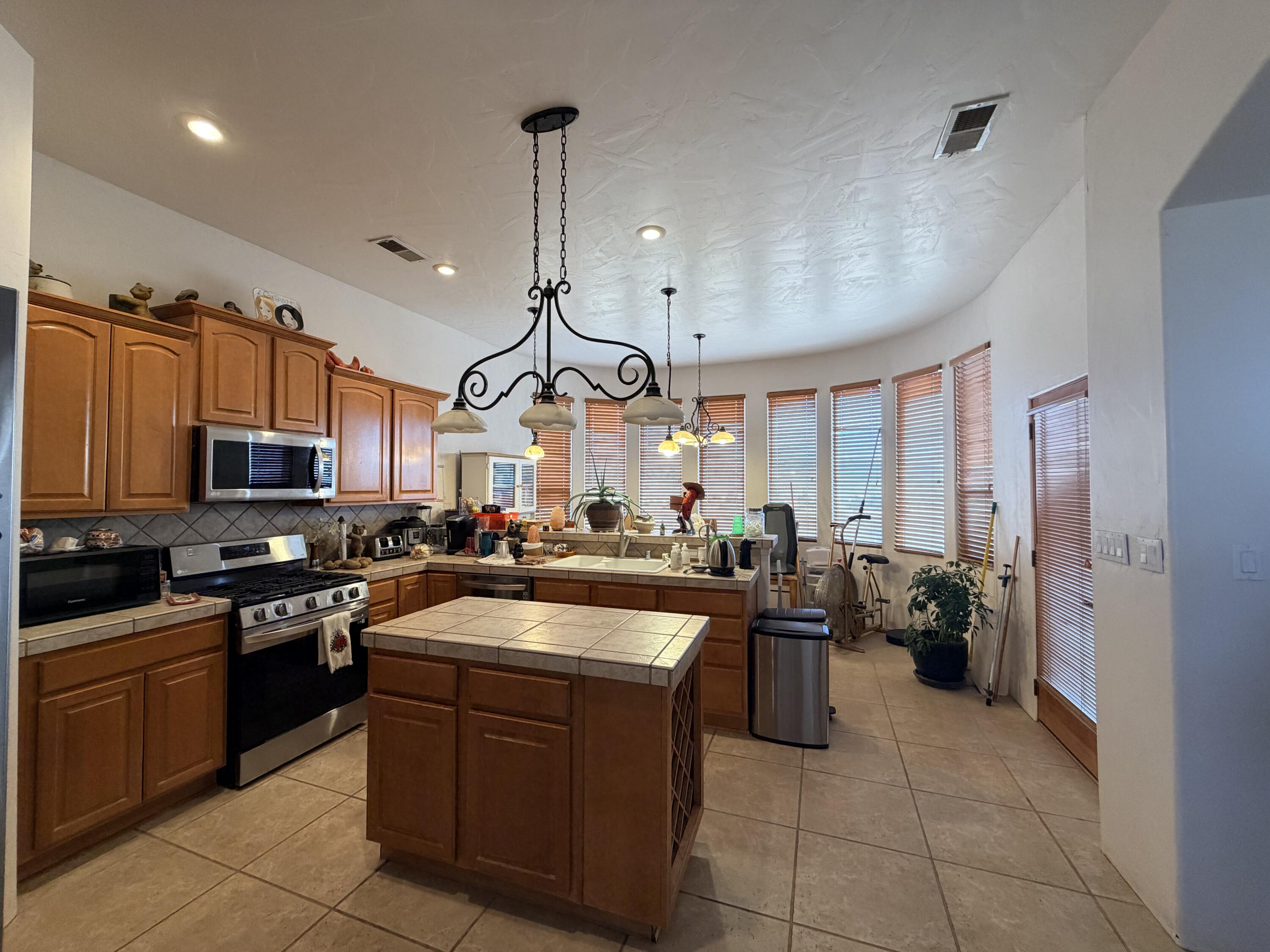 5610 Cody Road NE