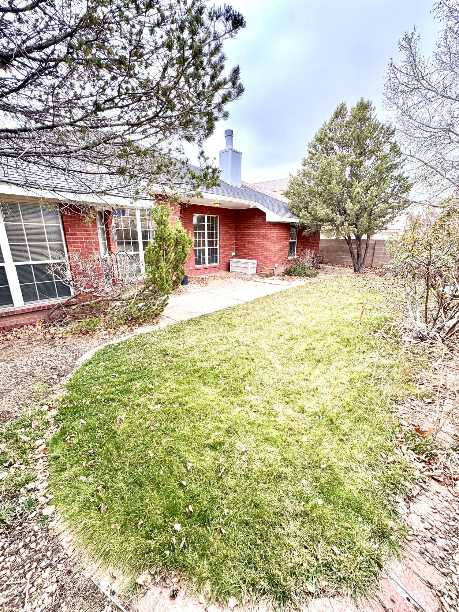 8404 Calle Adolanto NE