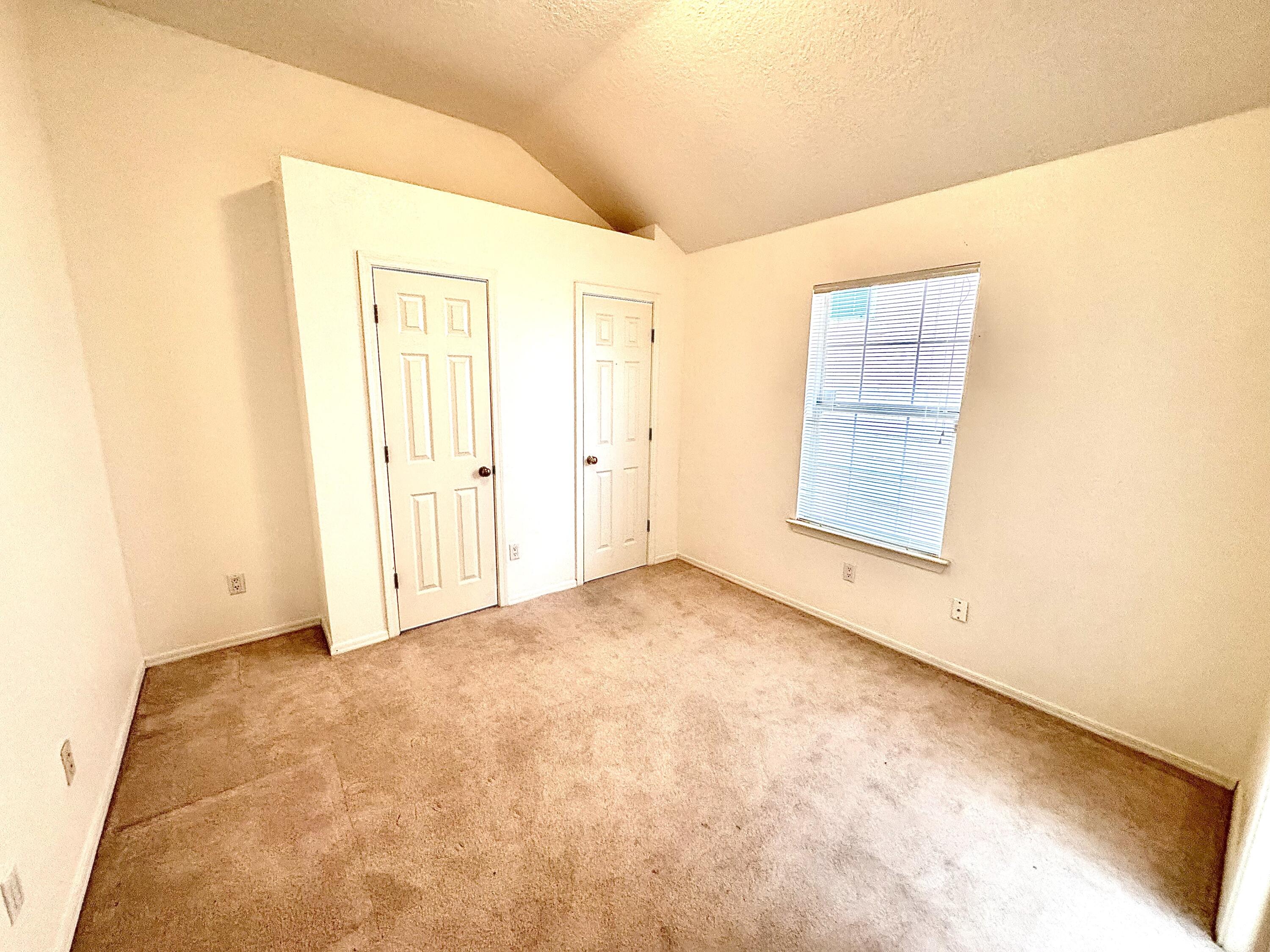 8404 Calle Adolanto NE