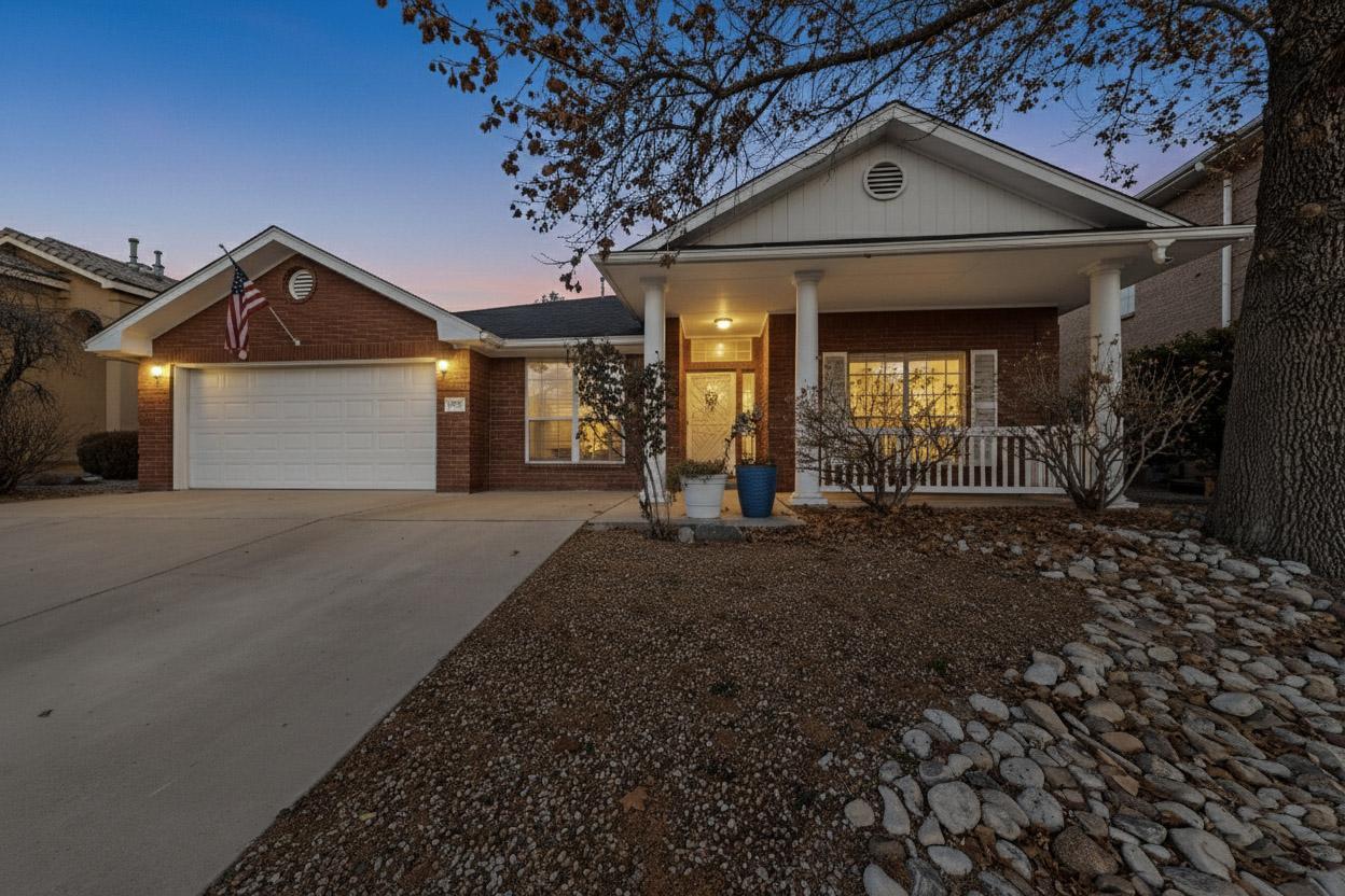 8404 Calle Adolanto NE