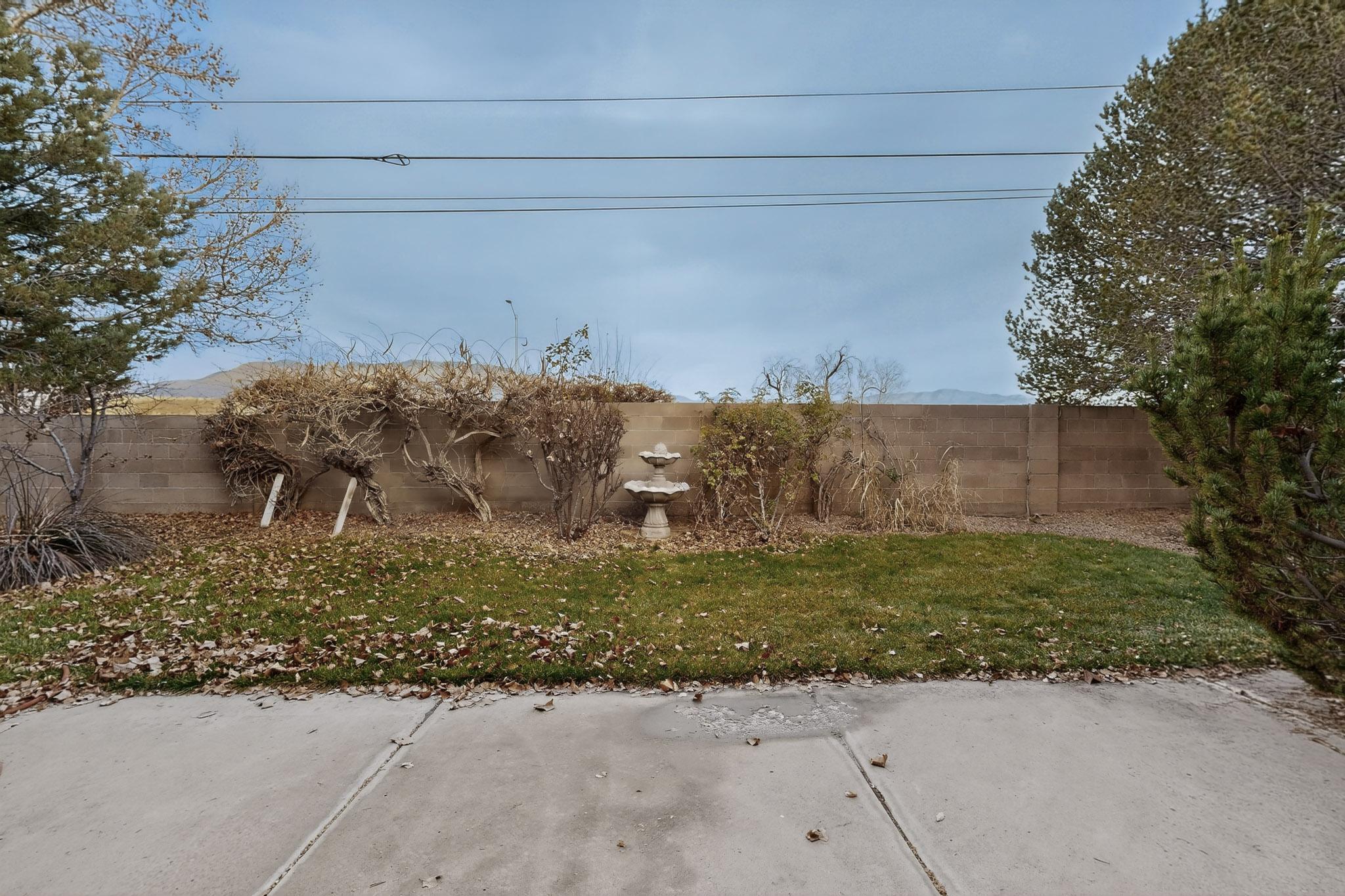 8404 Calle Adolanto NE