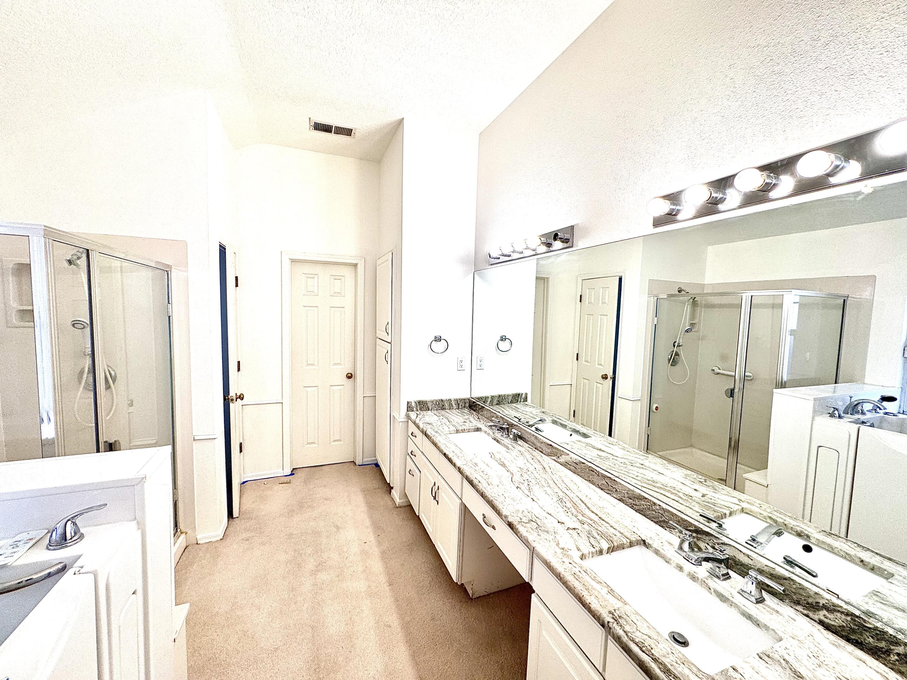 8404 Calle Adolanto NE