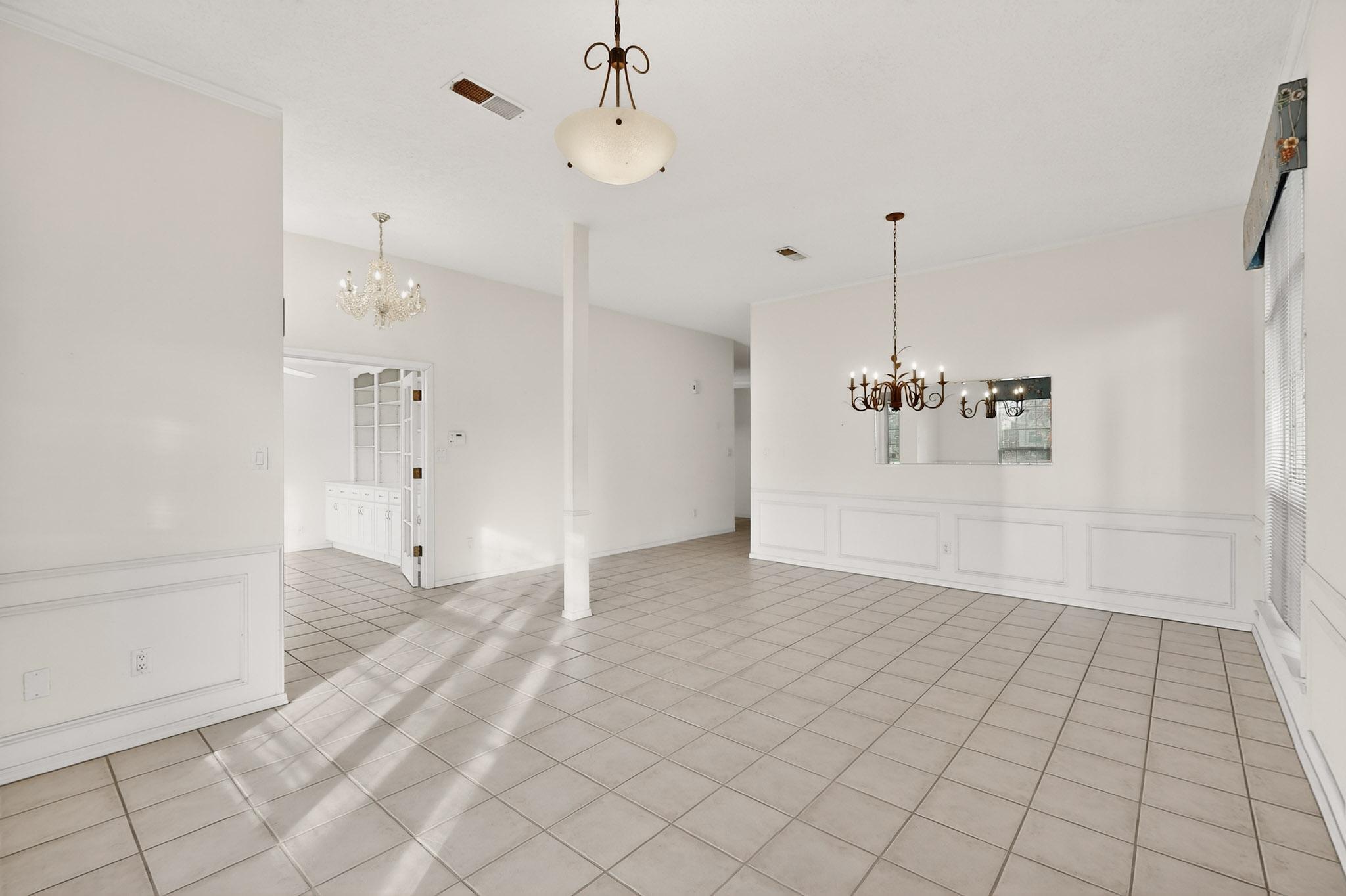 8404 Calle Adolanto NE