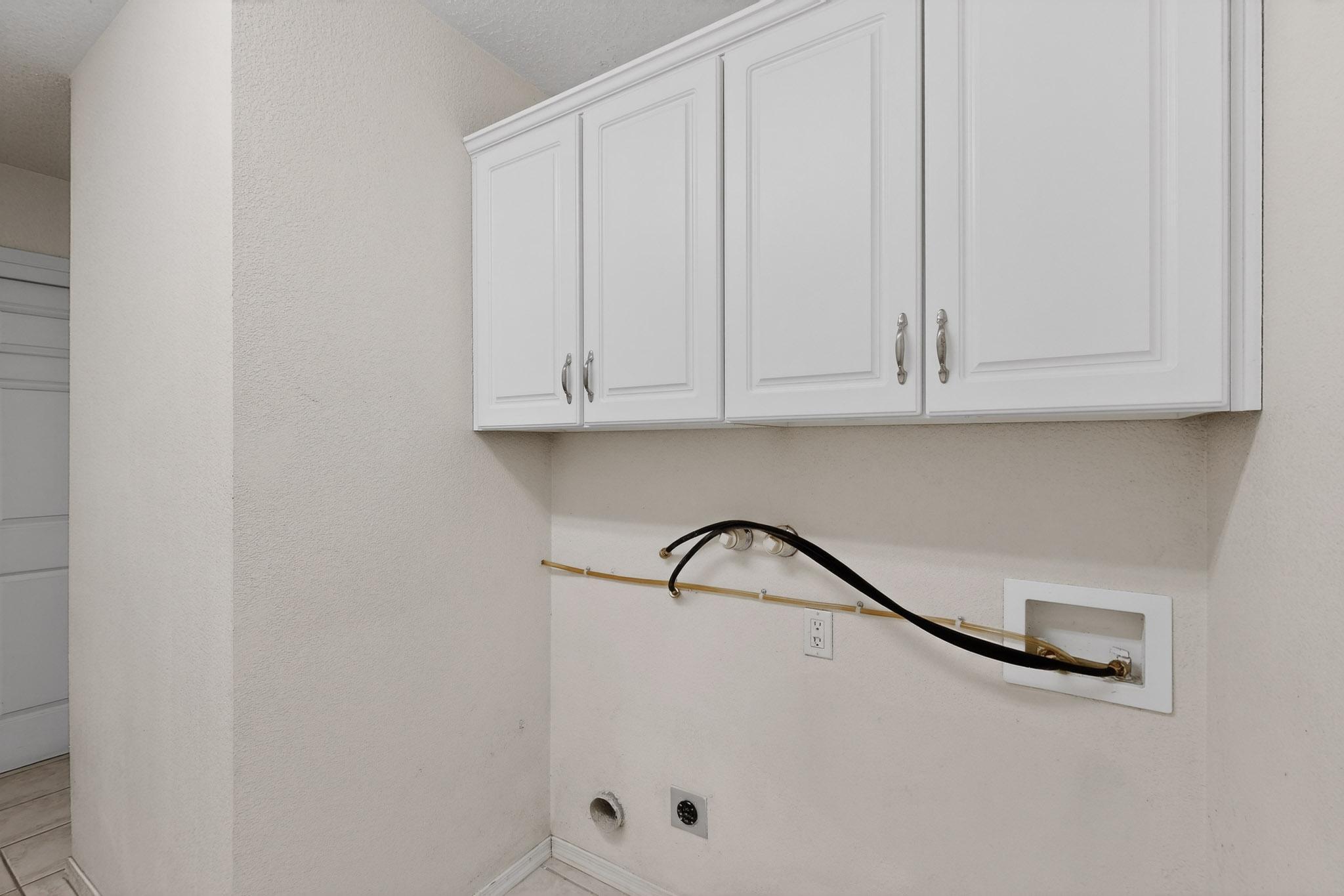 8404 Calle Adolanto NE