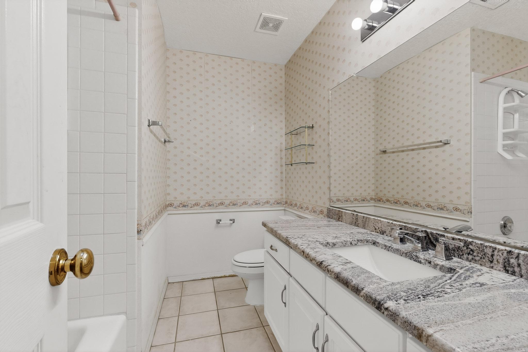 8404 Calle Adolanto NE