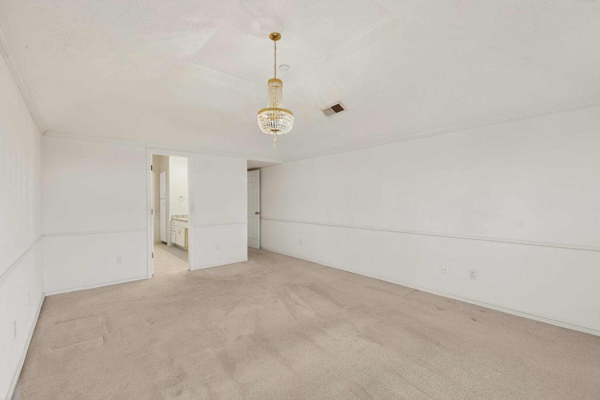 8404 Calle Adolanto NE