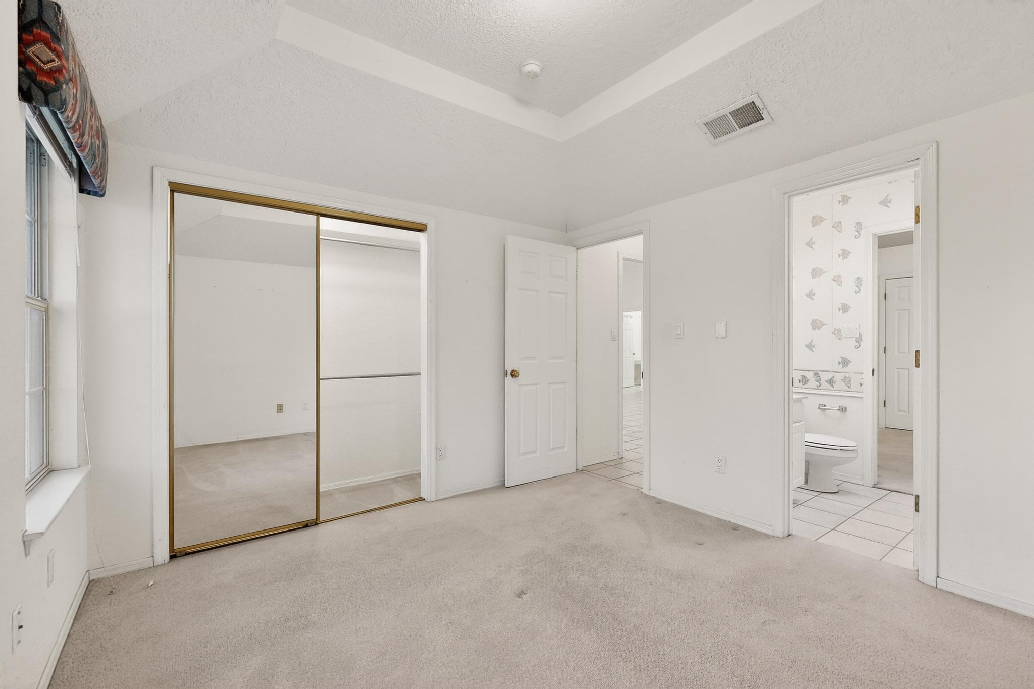 8404 Calle Adolanto NE