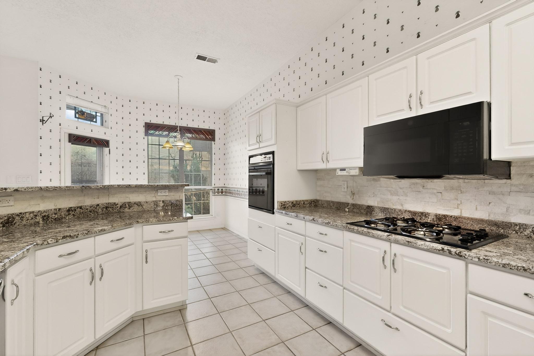 8404 Calle Adolanto NE