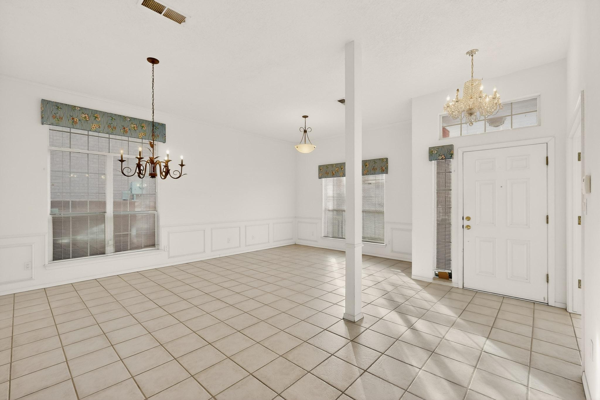 8404 Calle Adolanto NE