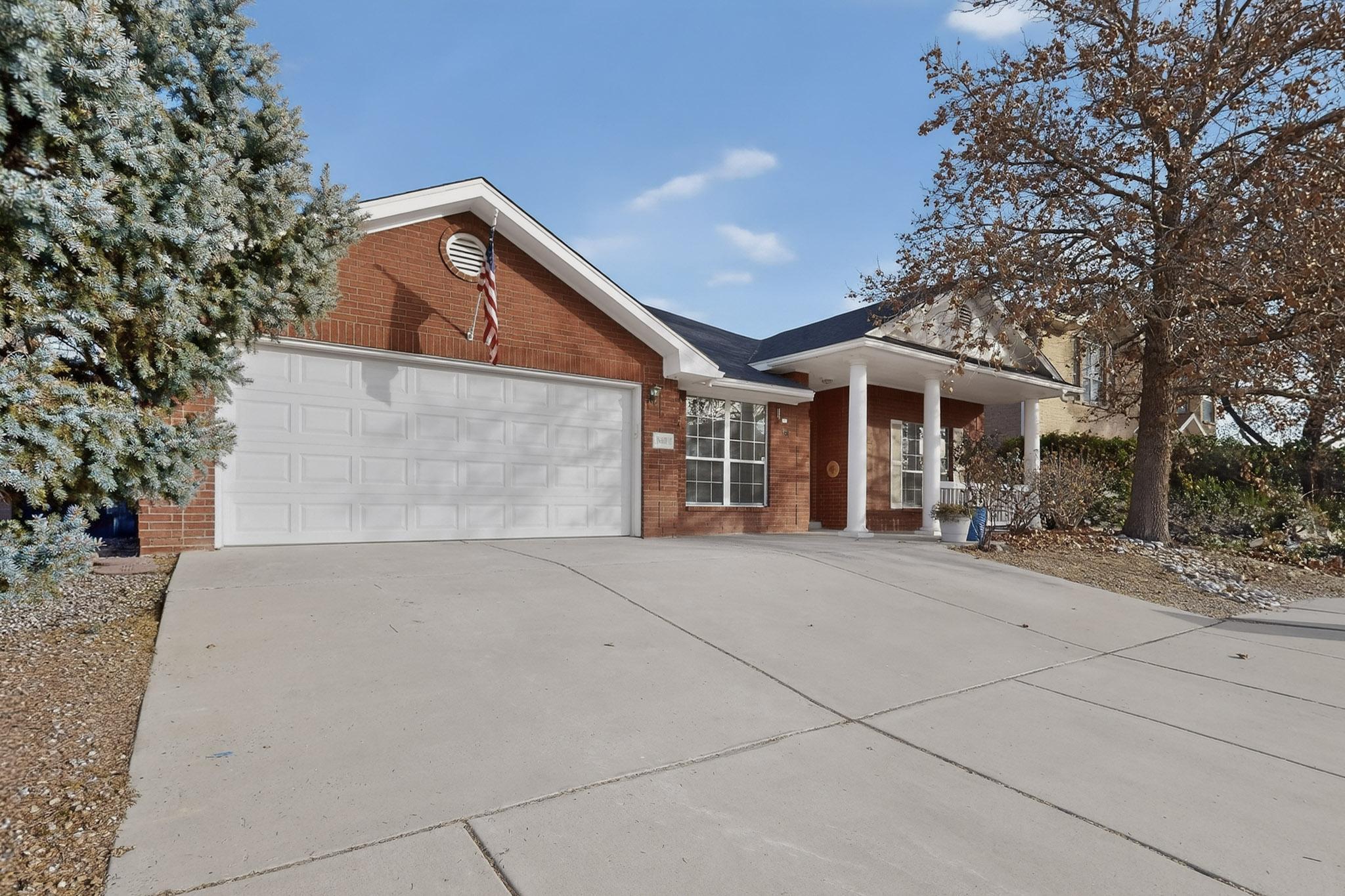 8404 Calle Adolanto NE