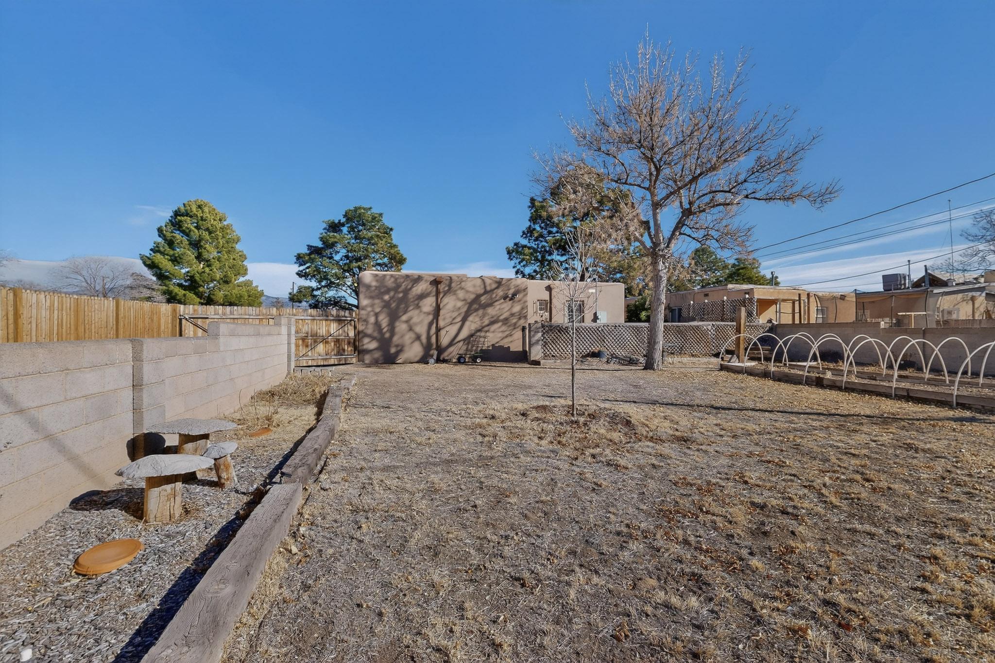 701 Alvarado Drive SE