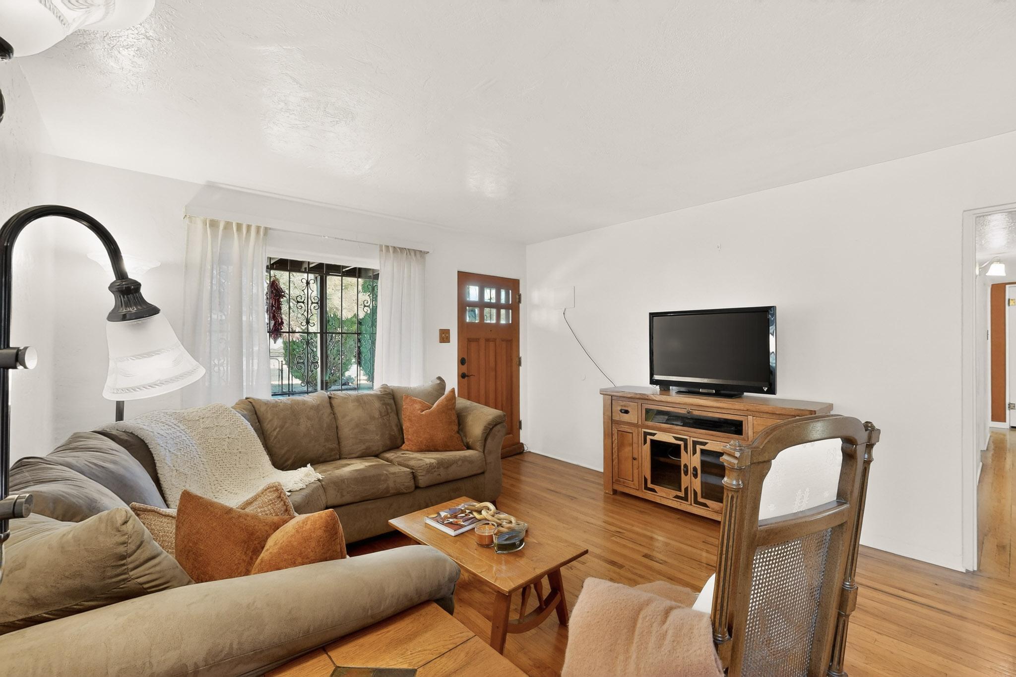 701 Alvarado Drive SE