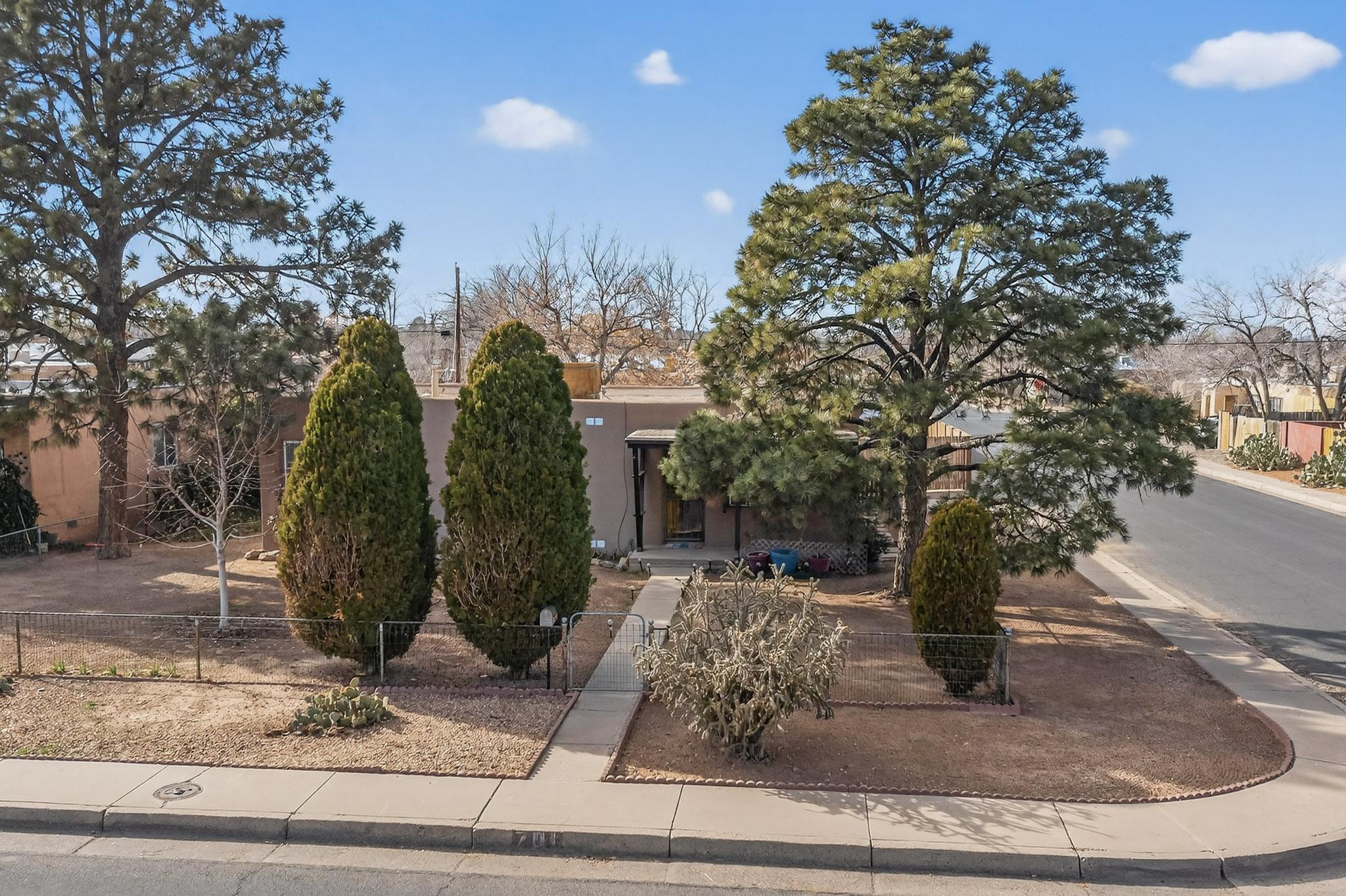 701 Alvarado Drive SE