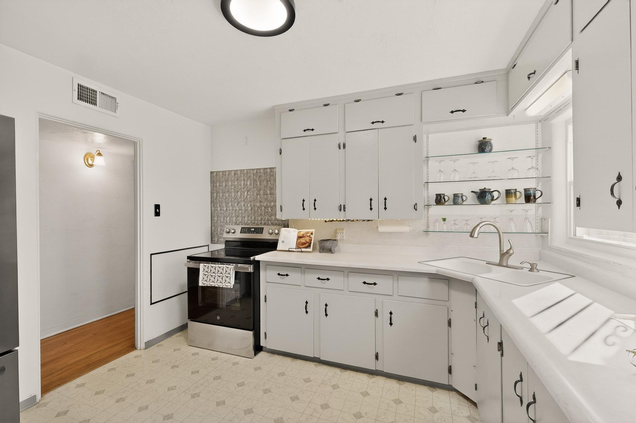 701 Alvarado Drive SE