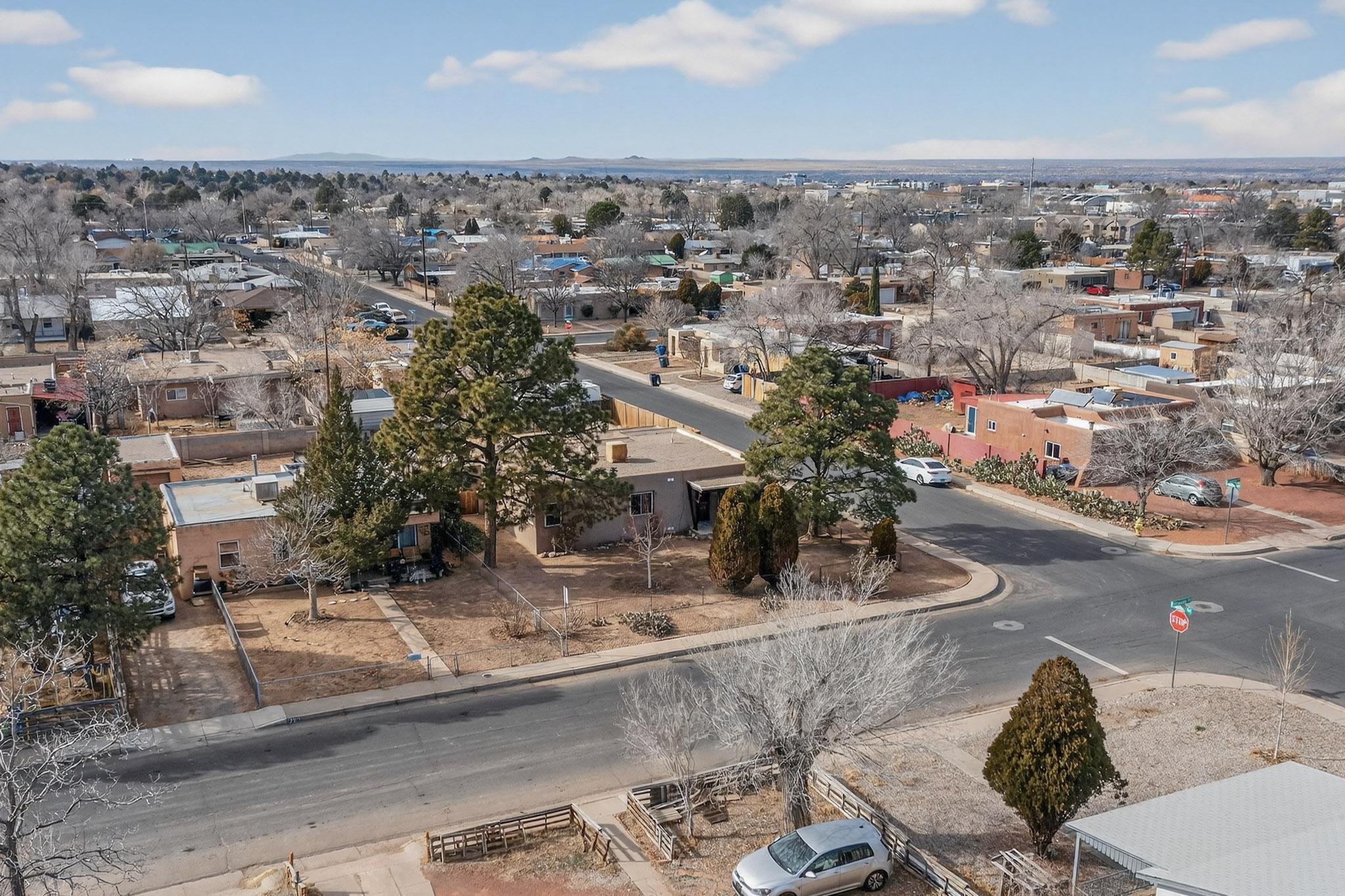 701 Alvarado Drive SE