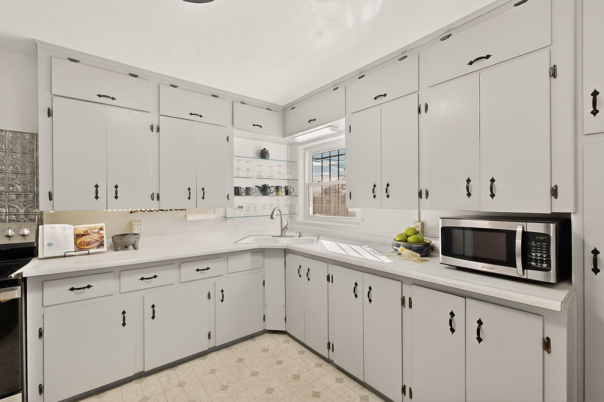 701 Alvarado Drive SE