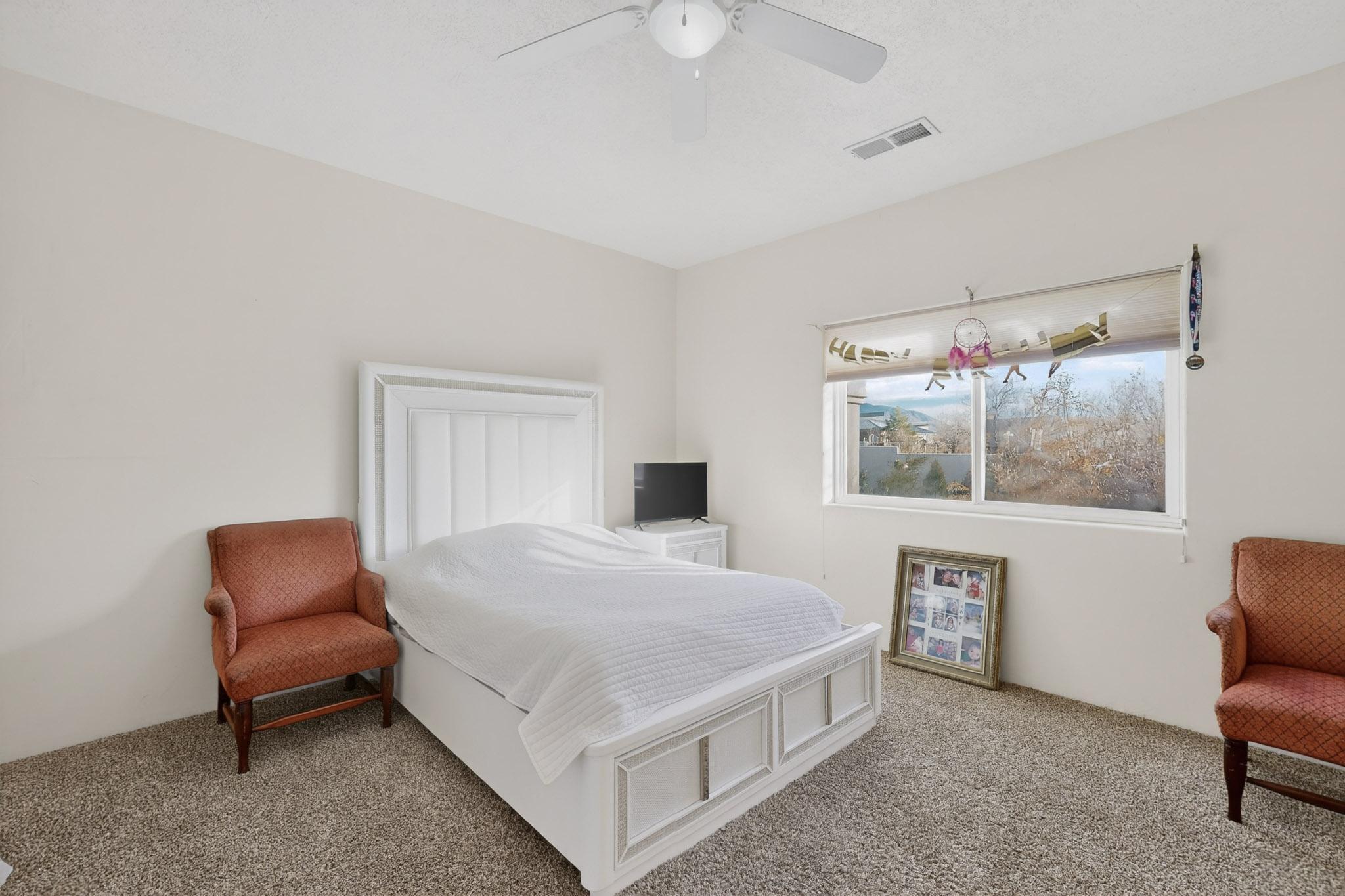 11500 Modesto Avenue NE