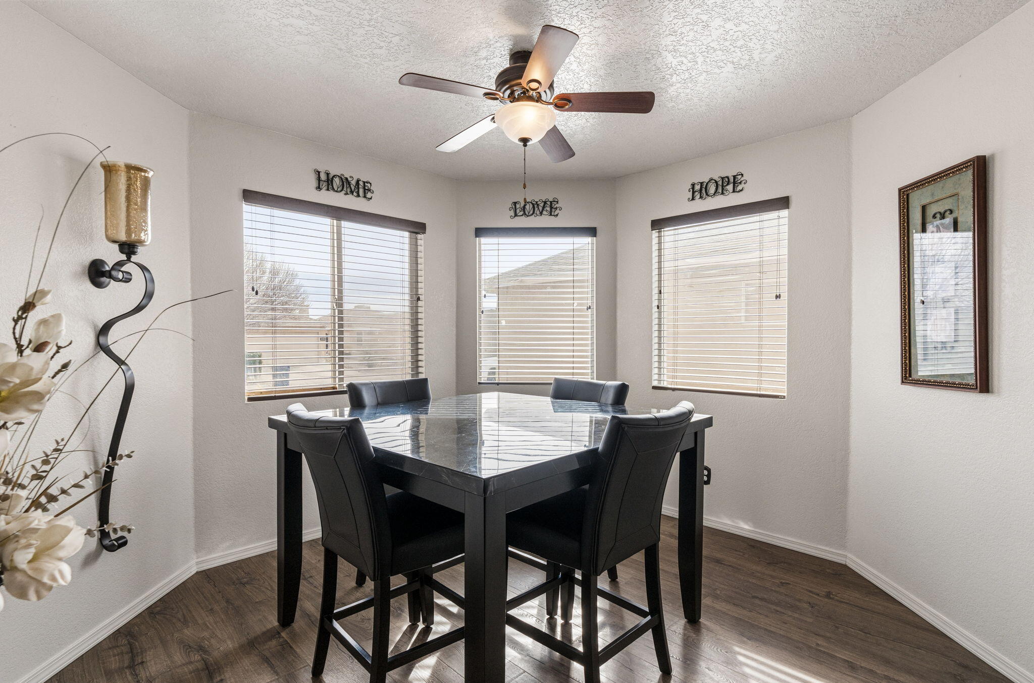 305 Vista Del Angel SW