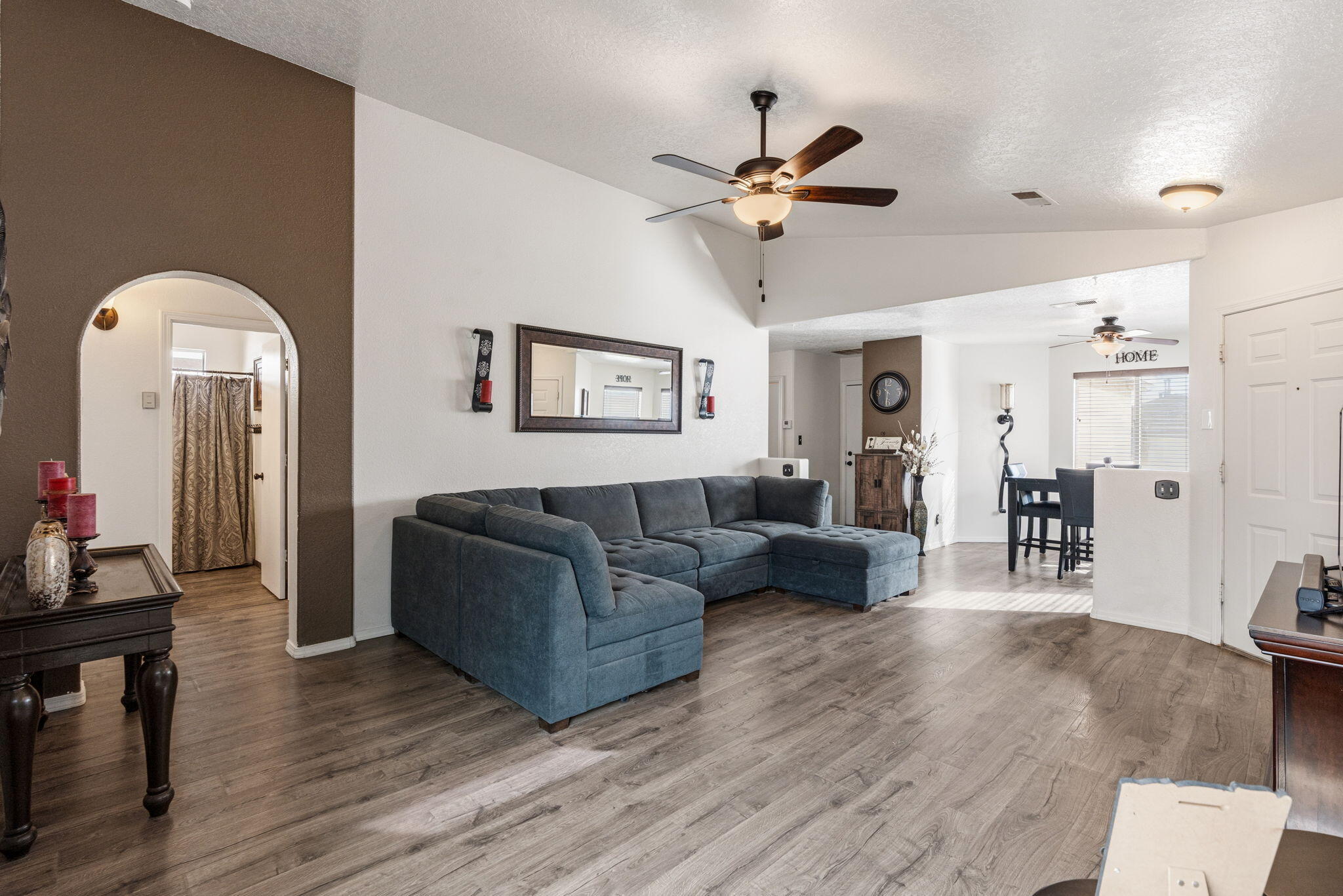 305 Vista Del Angel SW