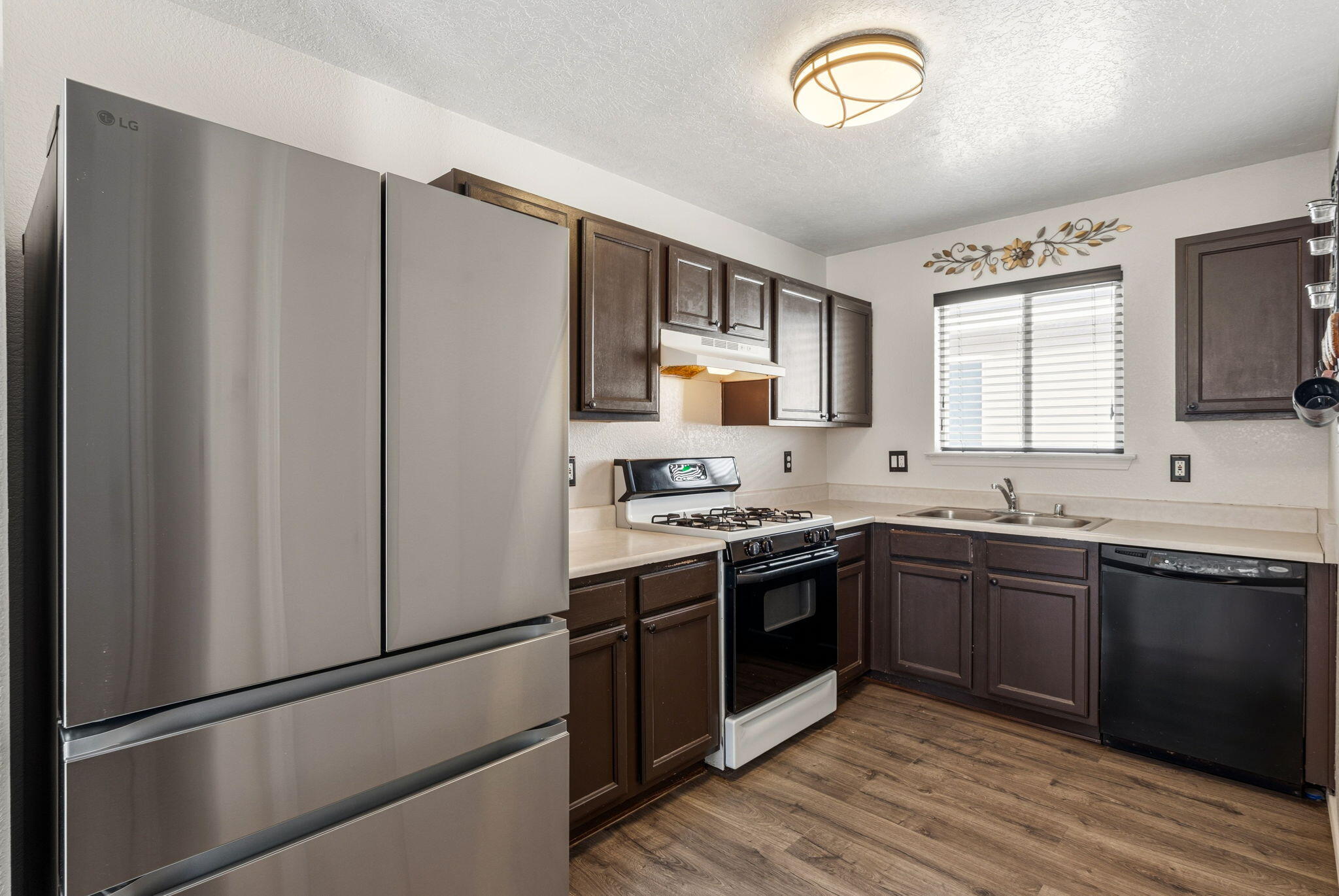 305 Vista Del Angel SW