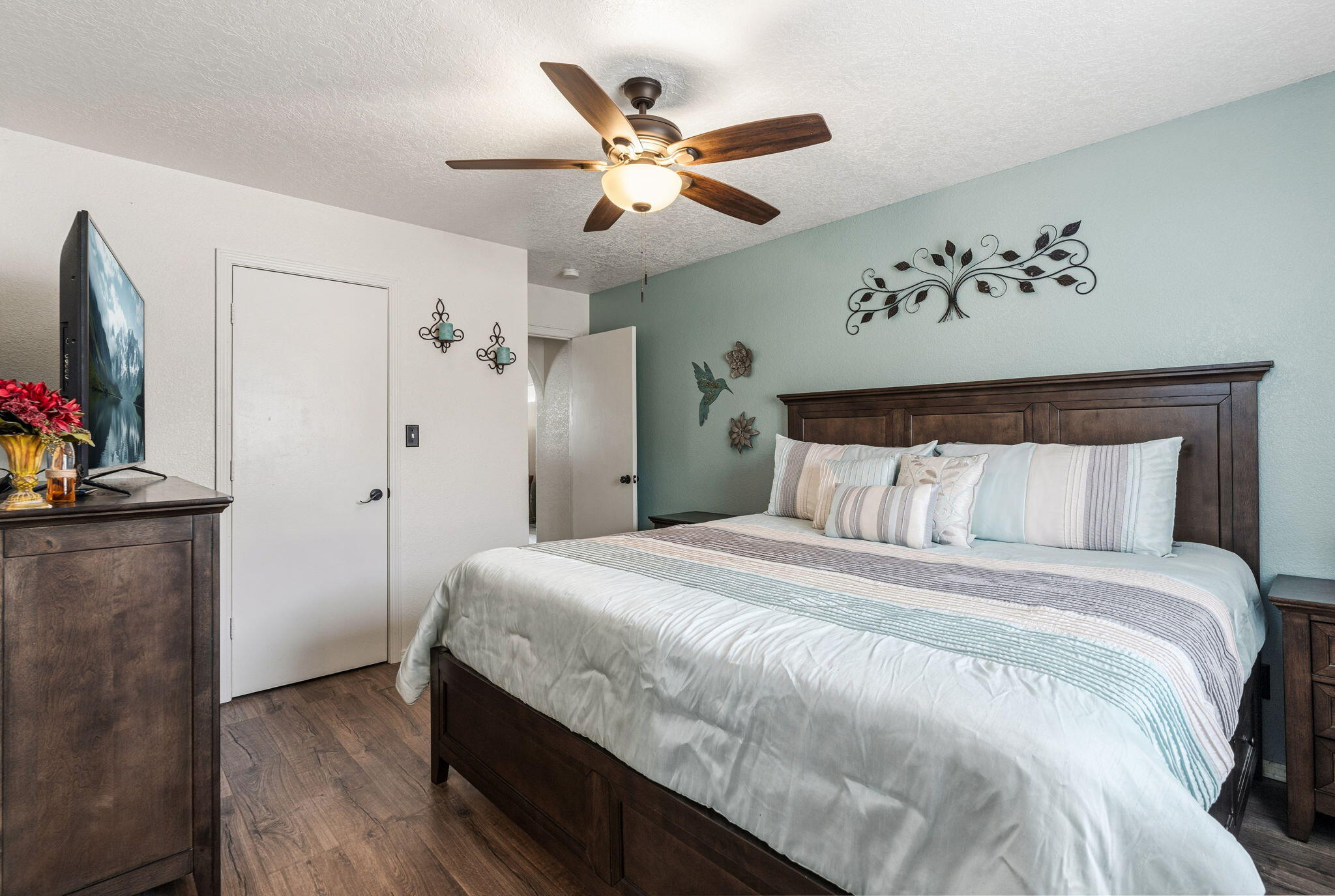 305 Vista Del Angel SW