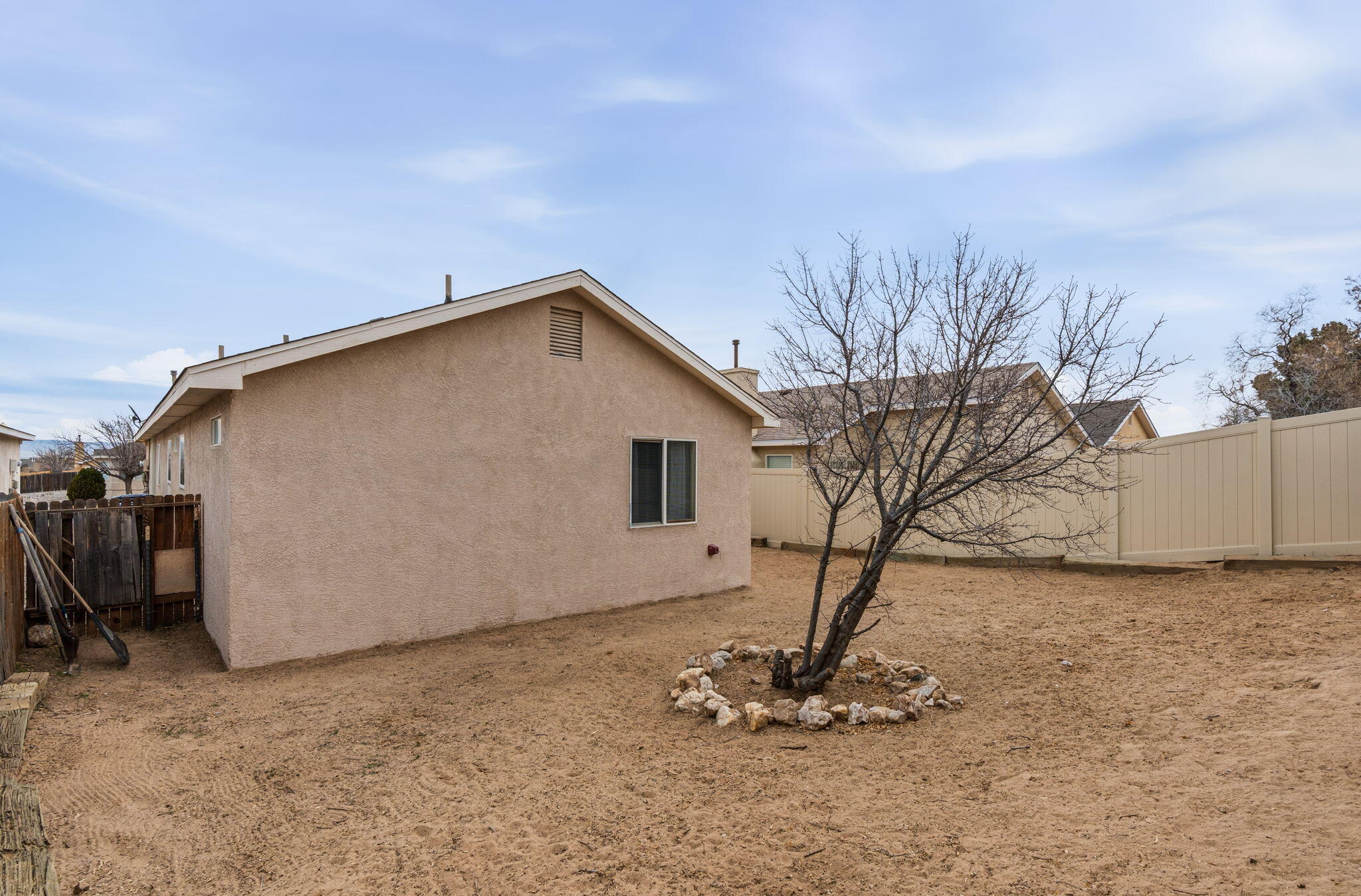 305 Vista Del Angel SW