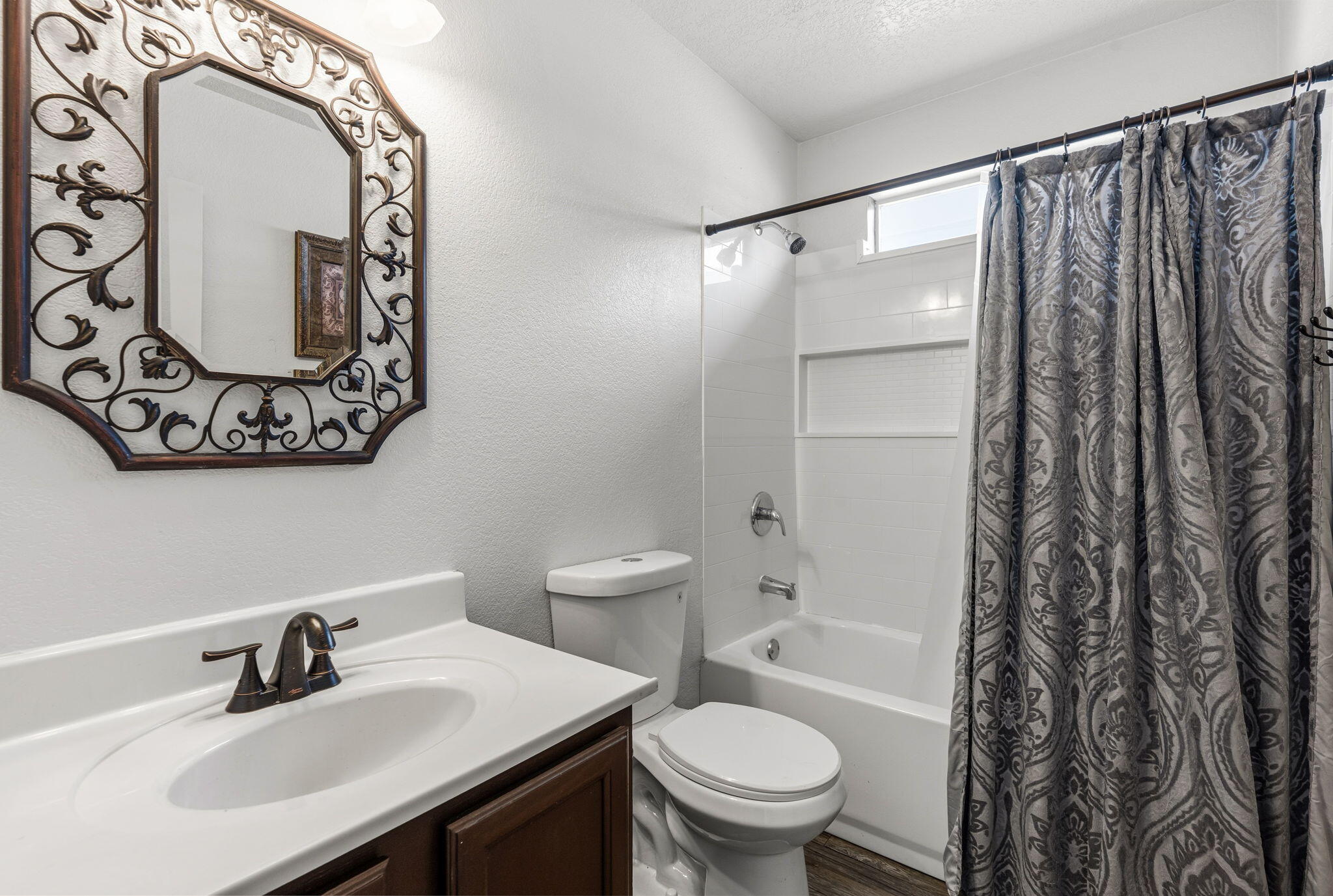 305 Vista Del Angel SW