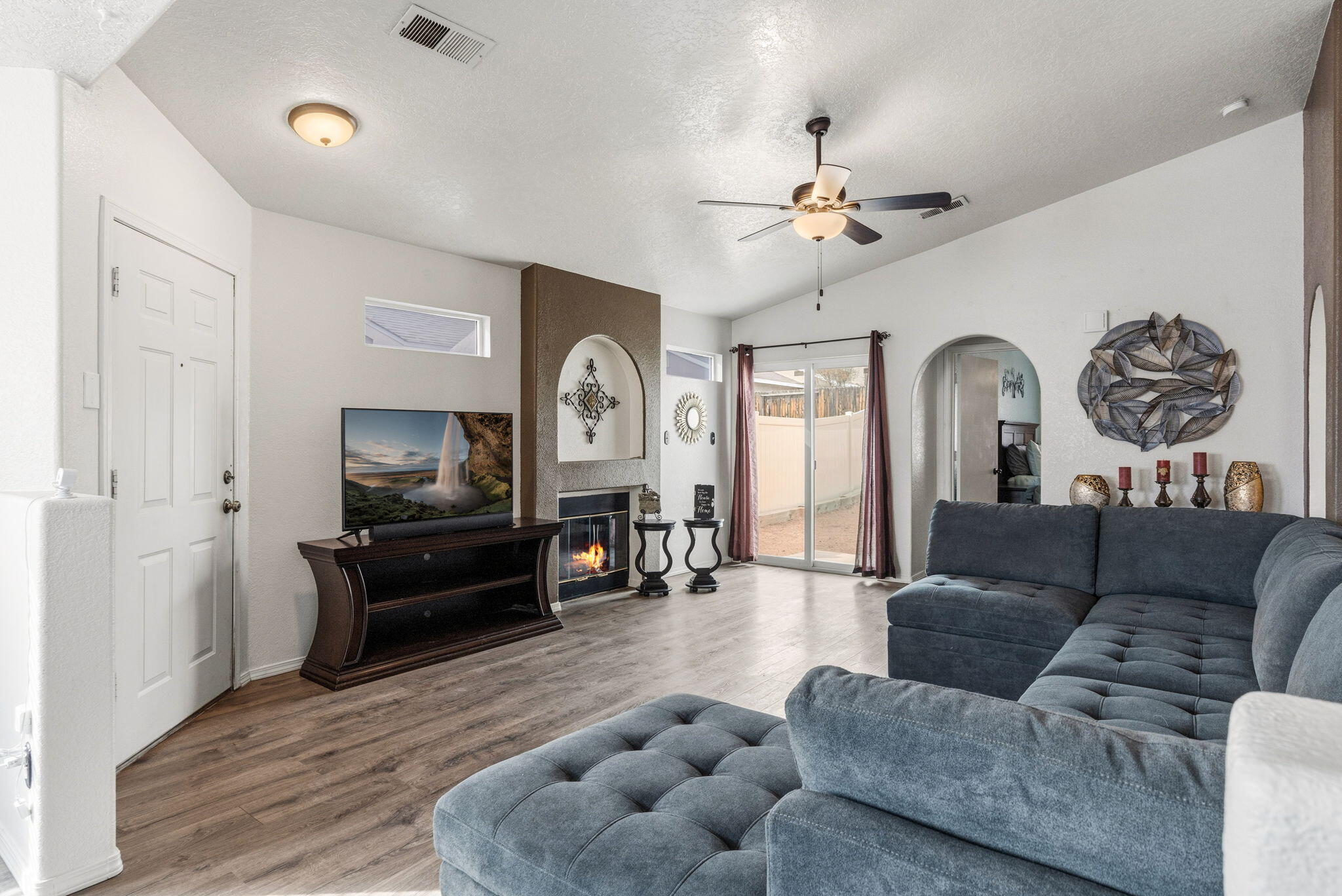 305 Vista Del Angel SW